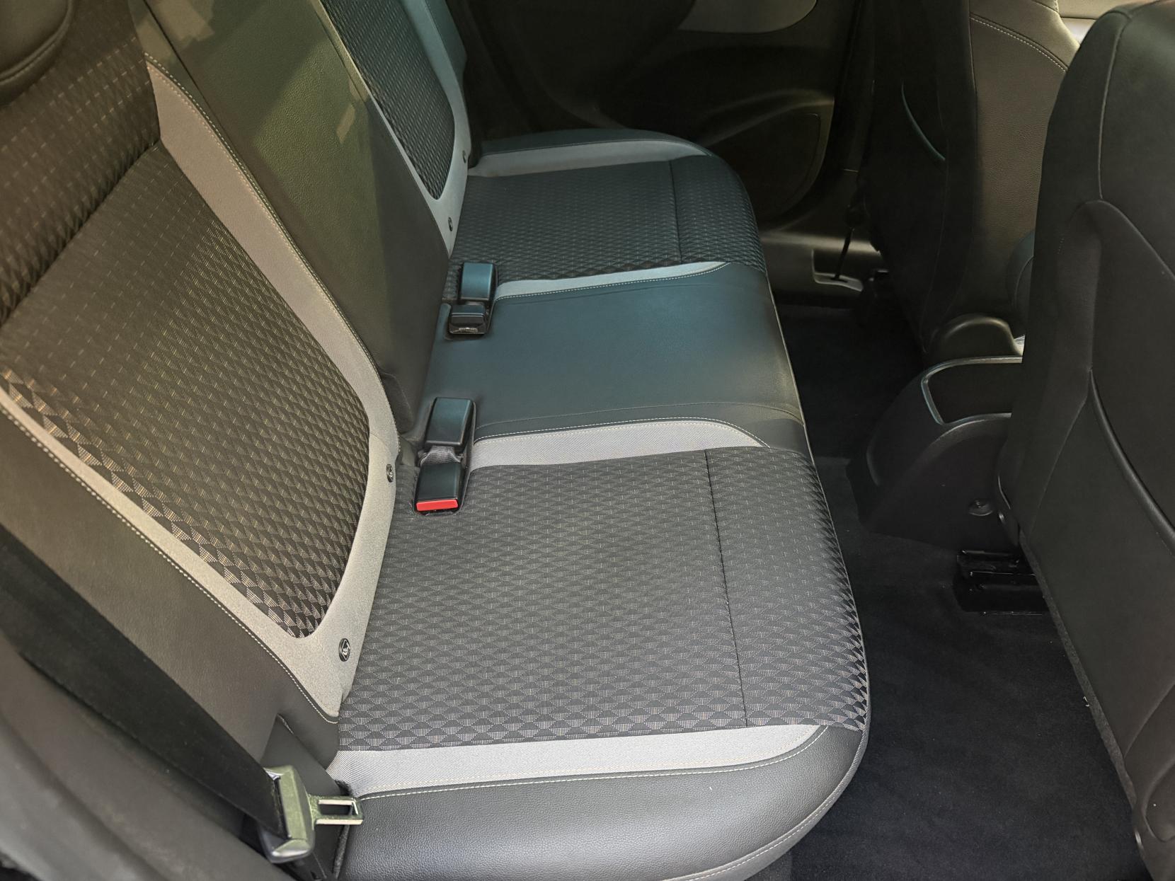 Vauxhall Crossland X 1.2 Elite Nav SUV 5dr Petrol Manual Euro 6 (s/s) (83 ps)