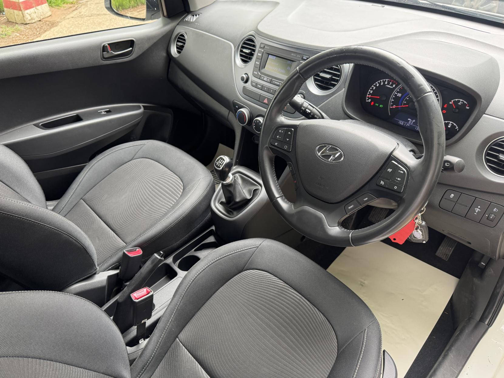 Hyundai i10 1.0 SE Hatchback 5dr Petrol Manual Euro 6 (67 ps)