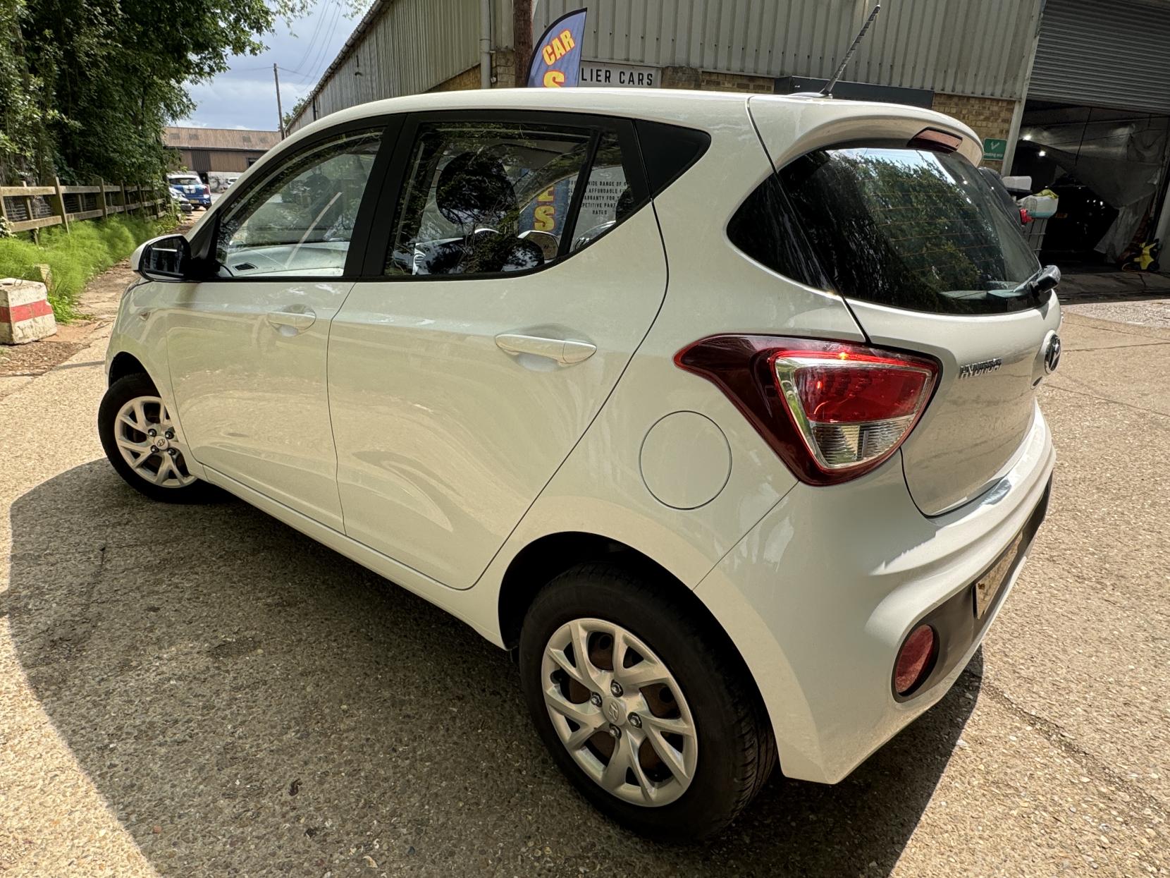 Hyundai i10 1.0 SE Hatchback 5dr Petrol Manual Euro 6 (67 ps)