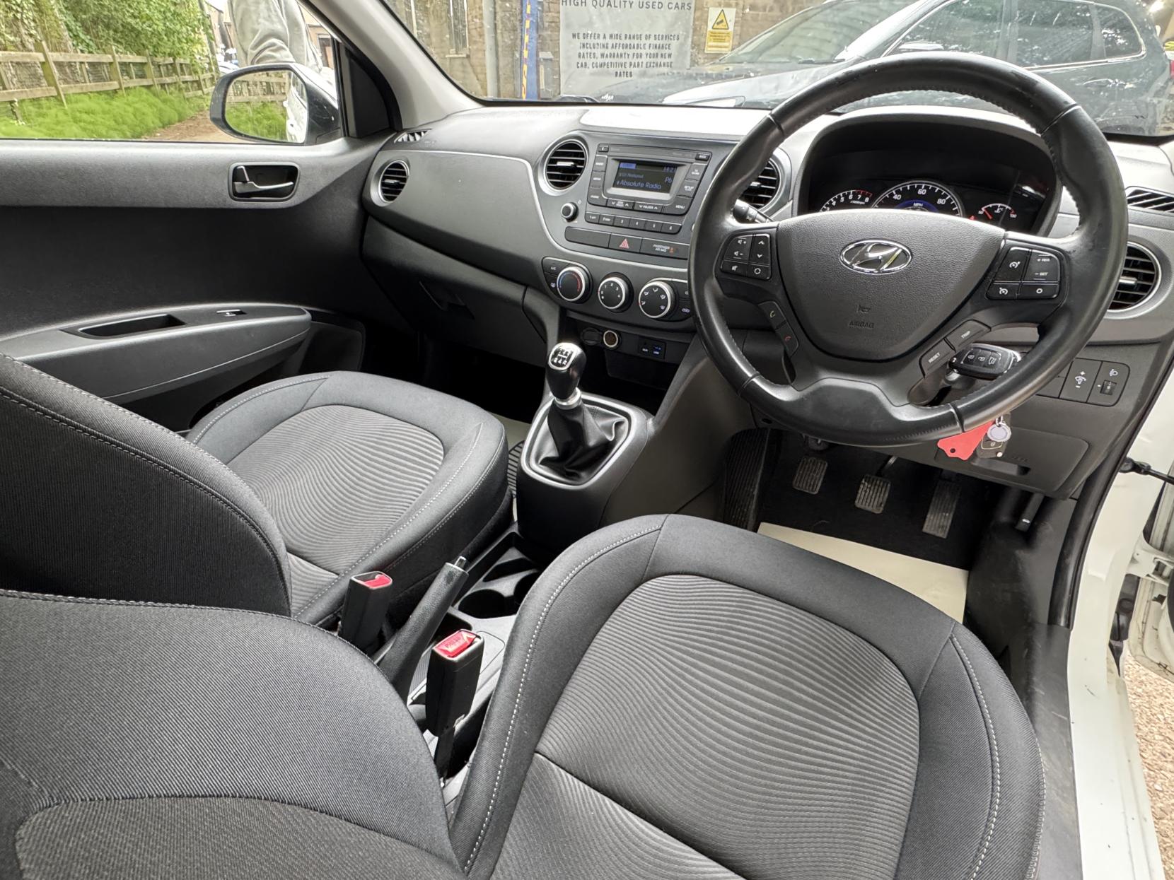 Hyundai i10 1.0 SE Hatchback 5dr Petrol Manual Euro 6 (67 ps)