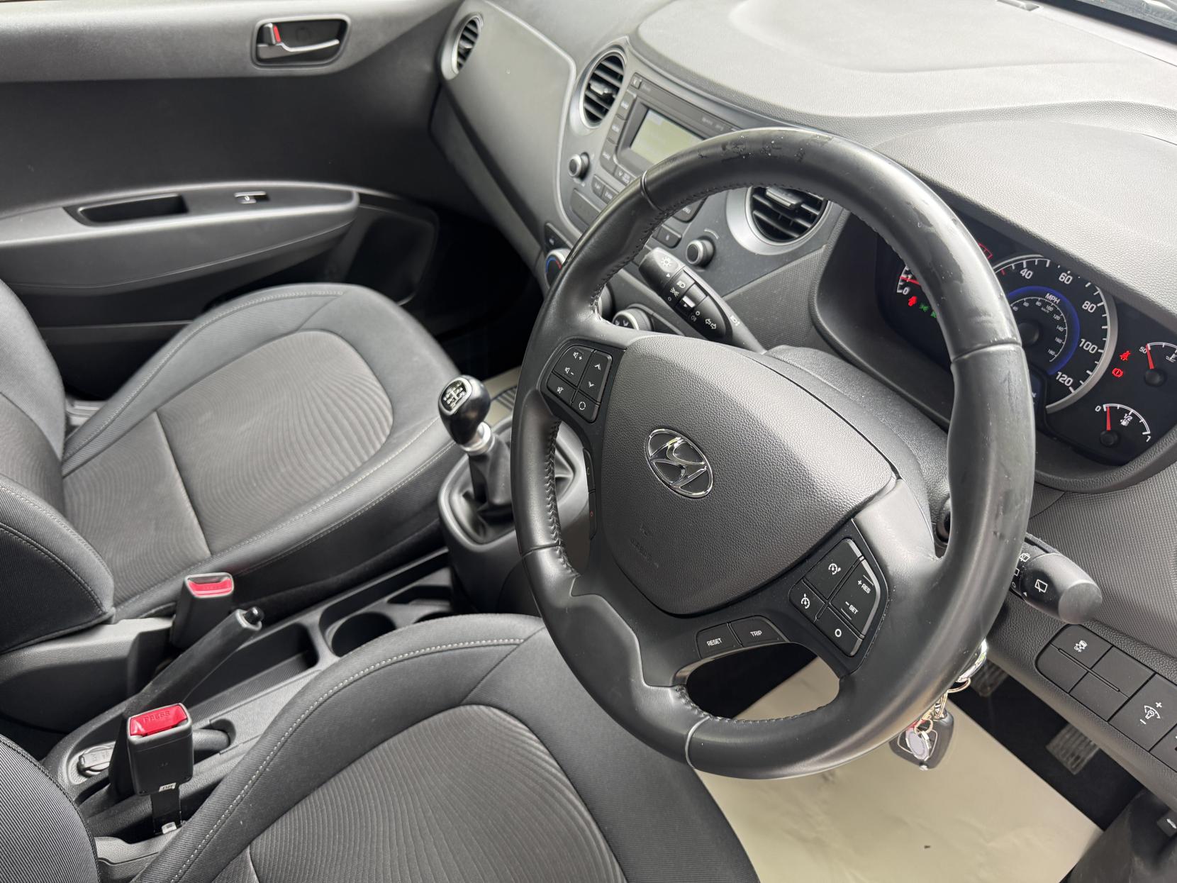 Hyundai i10 1.0 SE Hatchback 5dr Petrol Manual Euro 6 (67 ps)