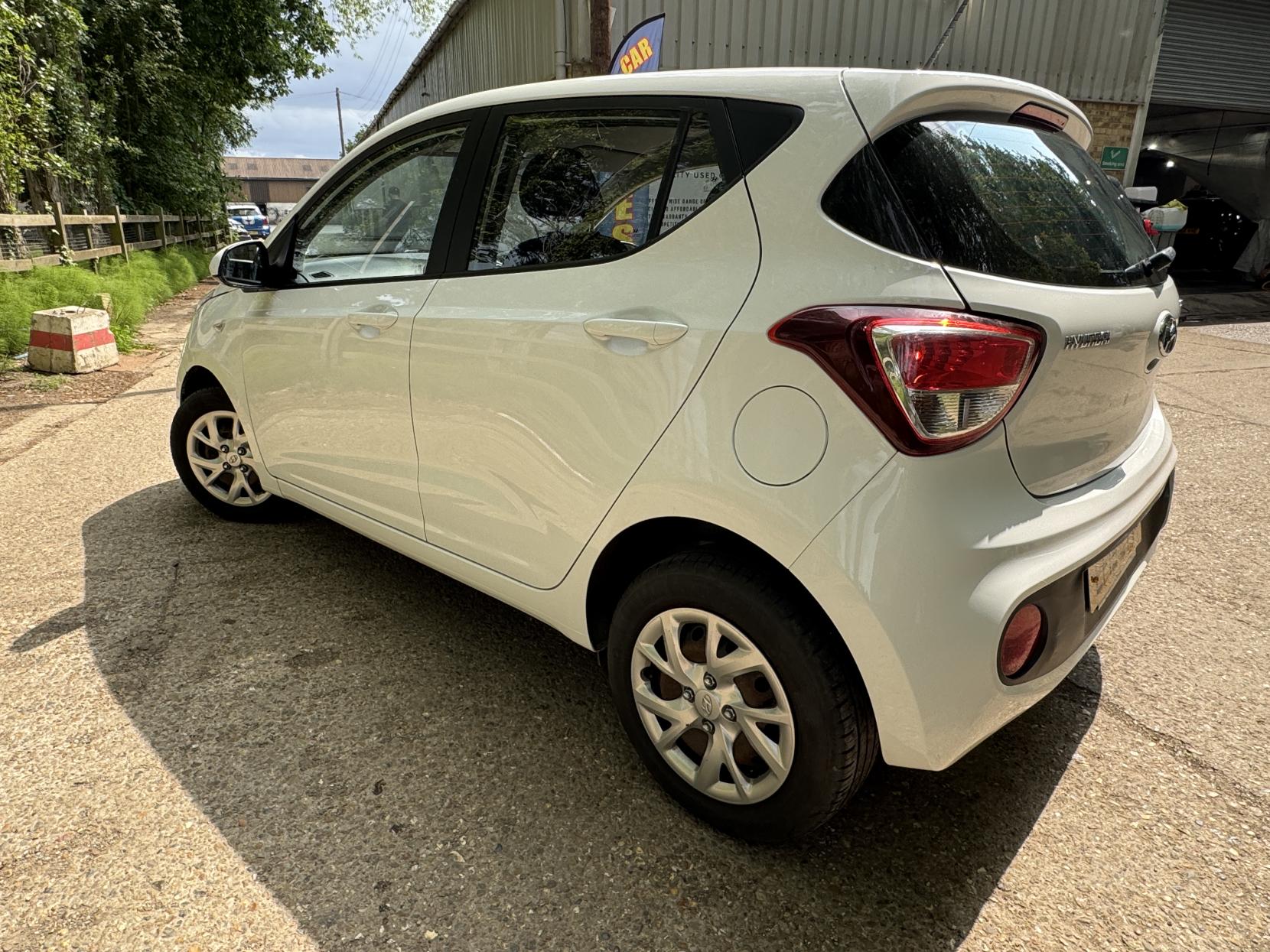 Hyundai i10 1.0 SE Hatchback 5dr Petrol Manual Euro 6 (67 ps)