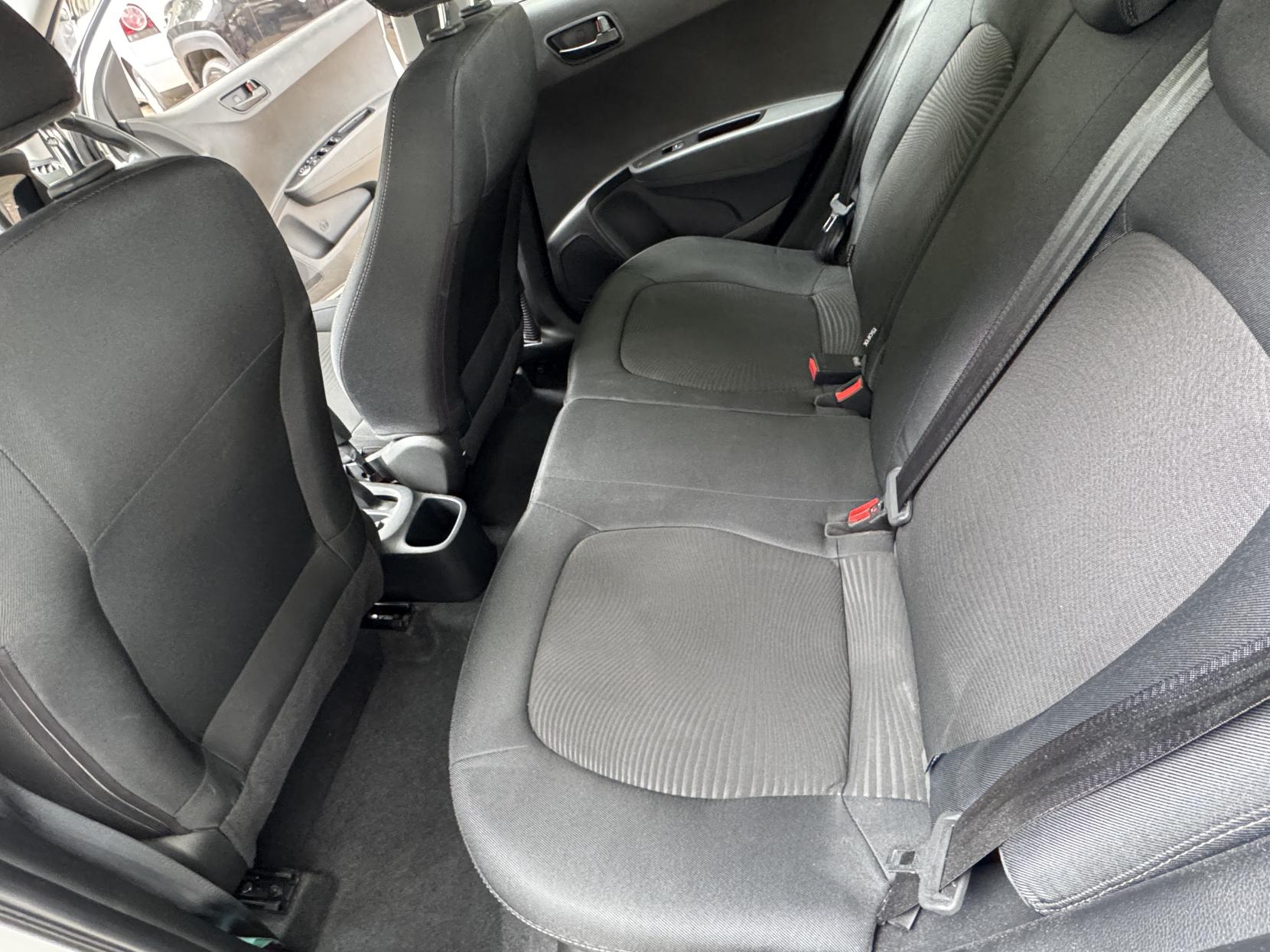 Hyundai i10 1.0 SE Hatchback 5dr Petrol Manual Euro 6 (67 ps)
