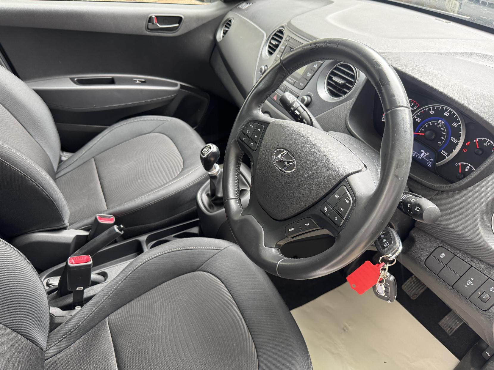 Hyundai i10 1.0 SE Hatchback 5dr Petrol Manual Euro 6 (67 ps)