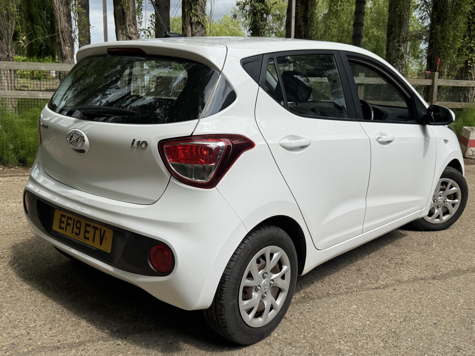 Hyundai i10 1.0 SE Hatchback 5dr Petrol Manual Euro 6 (67 ps)