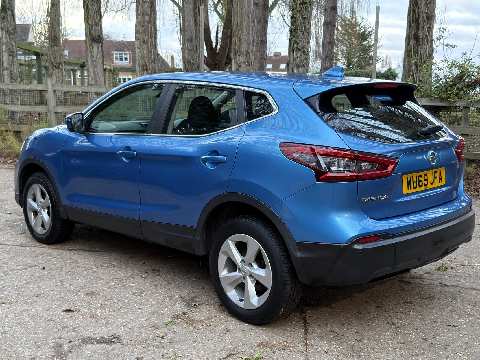 Nissan Qashqai 1.3 DIG-T Acenta Premium SUV 5dr Petrol Manual Euro 6 (s/s) (140 ps)