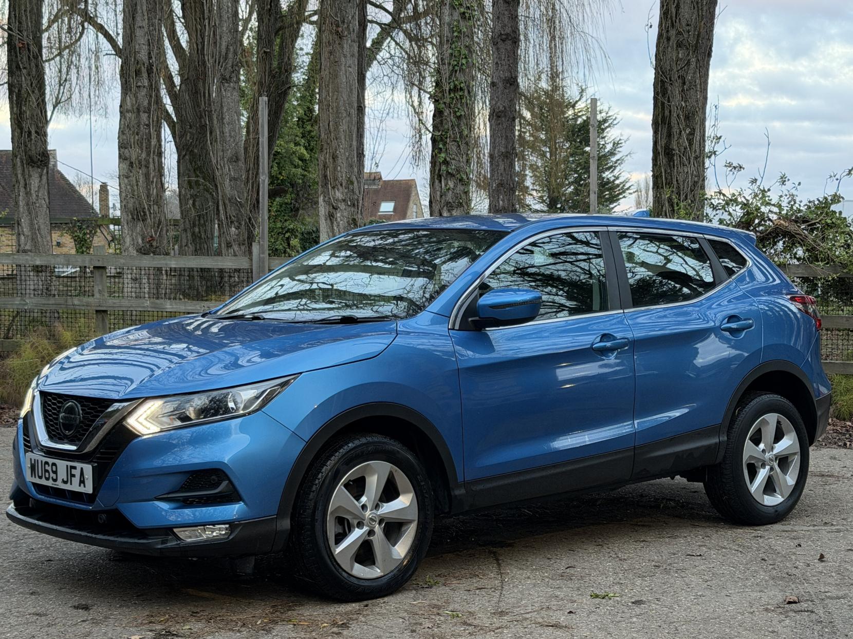 Nissan Qashqai 1.3 DIG-T Acenta Premium SUV 5dr Petrol Manual Euro 6 (s/s) (140 ps)