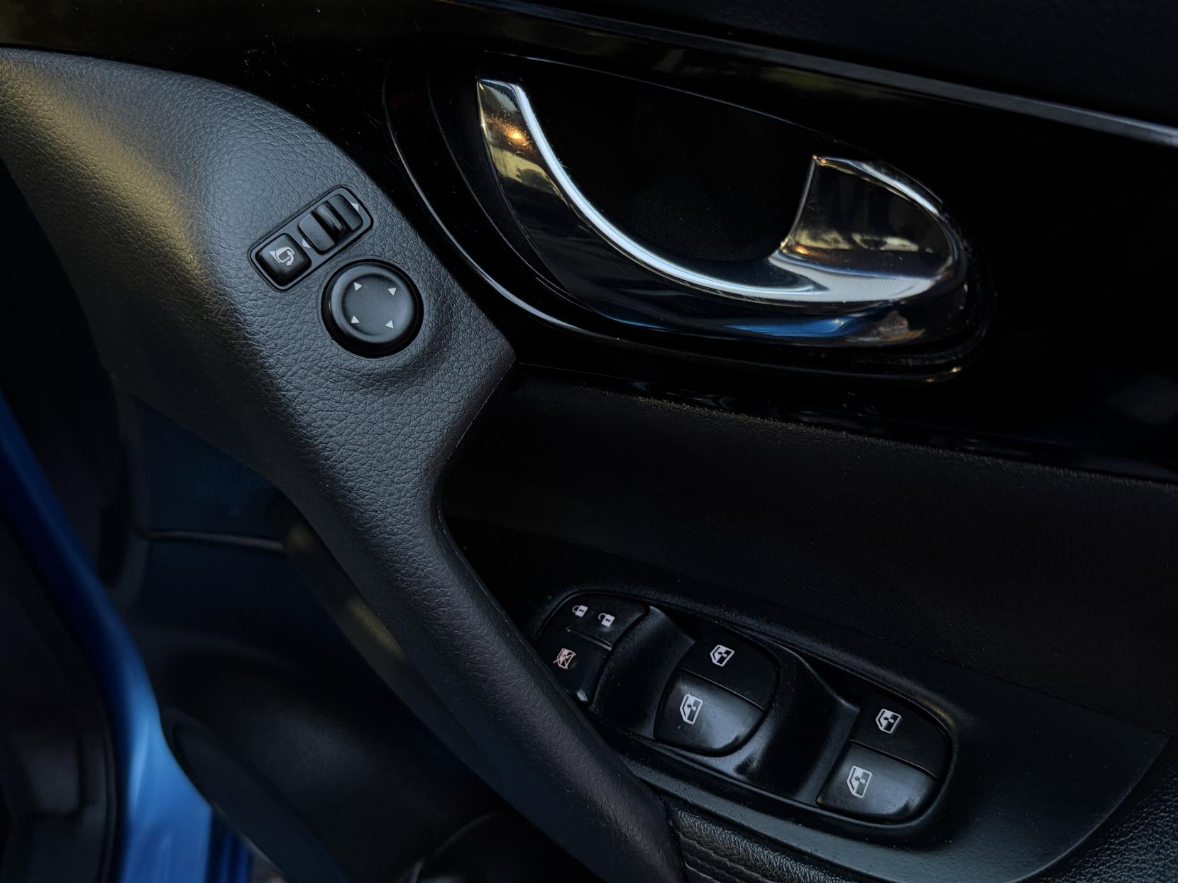 Nissan Qashqai 1.3 DIG-T Acenta Premium SUV 5dr Petrol Manual Euro 6 (s/s) (140 ps)