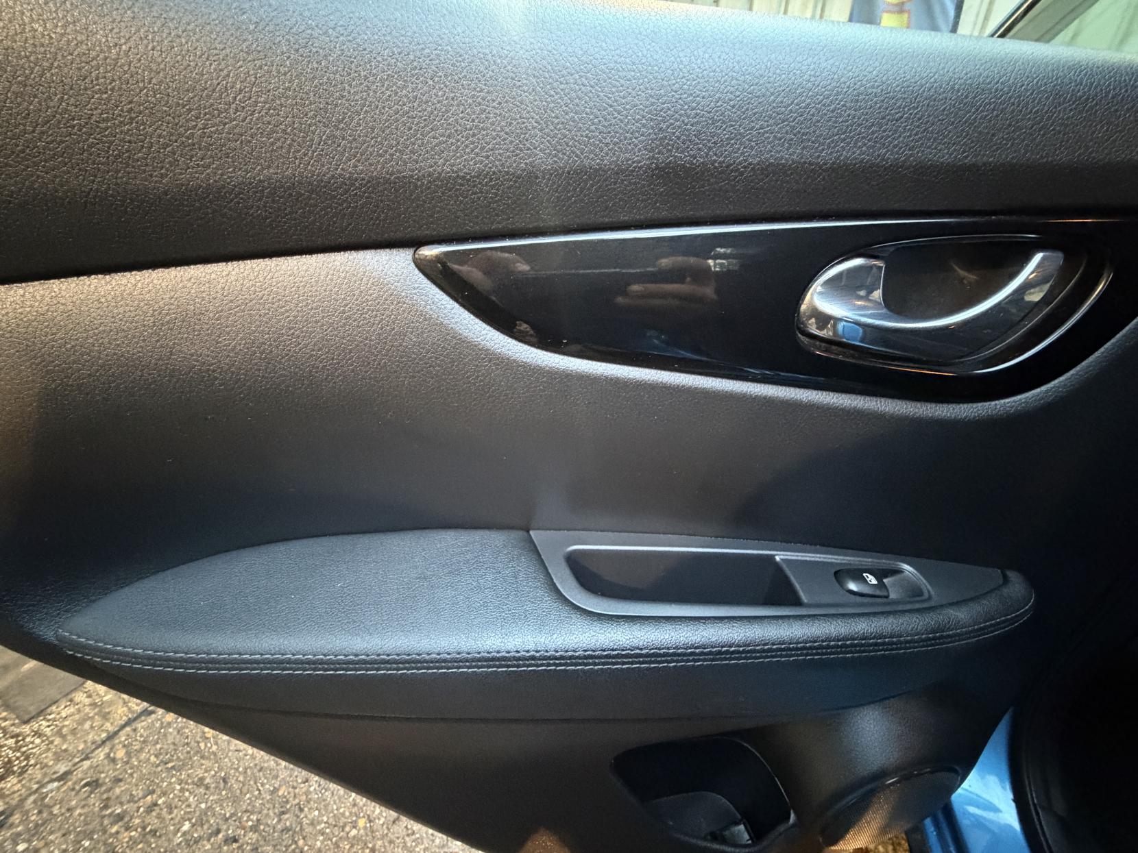 Nissan Qashqai 1.3 DIG-T Acenta Premium SUV 5dr Petrol Manual Euro 6 (s/s) (140 ps)