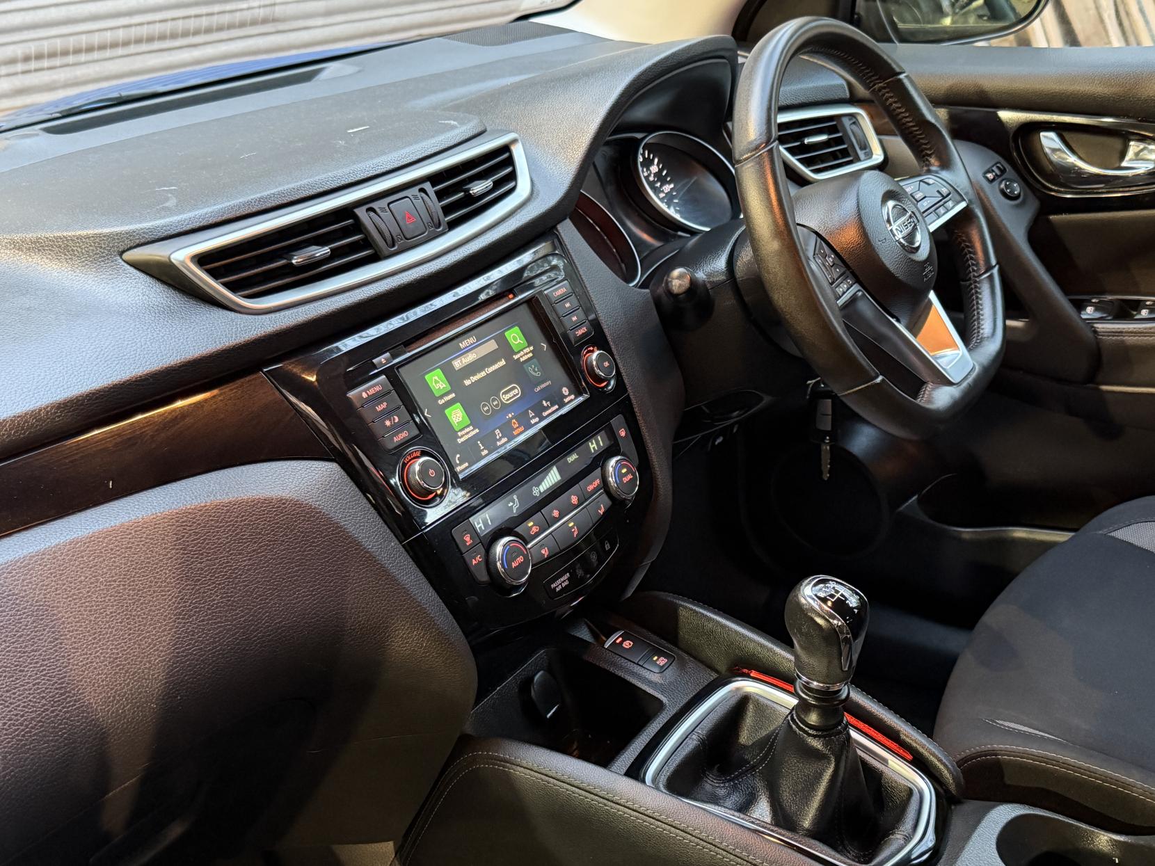 Nissan Qashqai 1.3 DIG-T Acenta Premium SUV 5dr Petrol Manual Euro 6 (s/s) (140 ps)