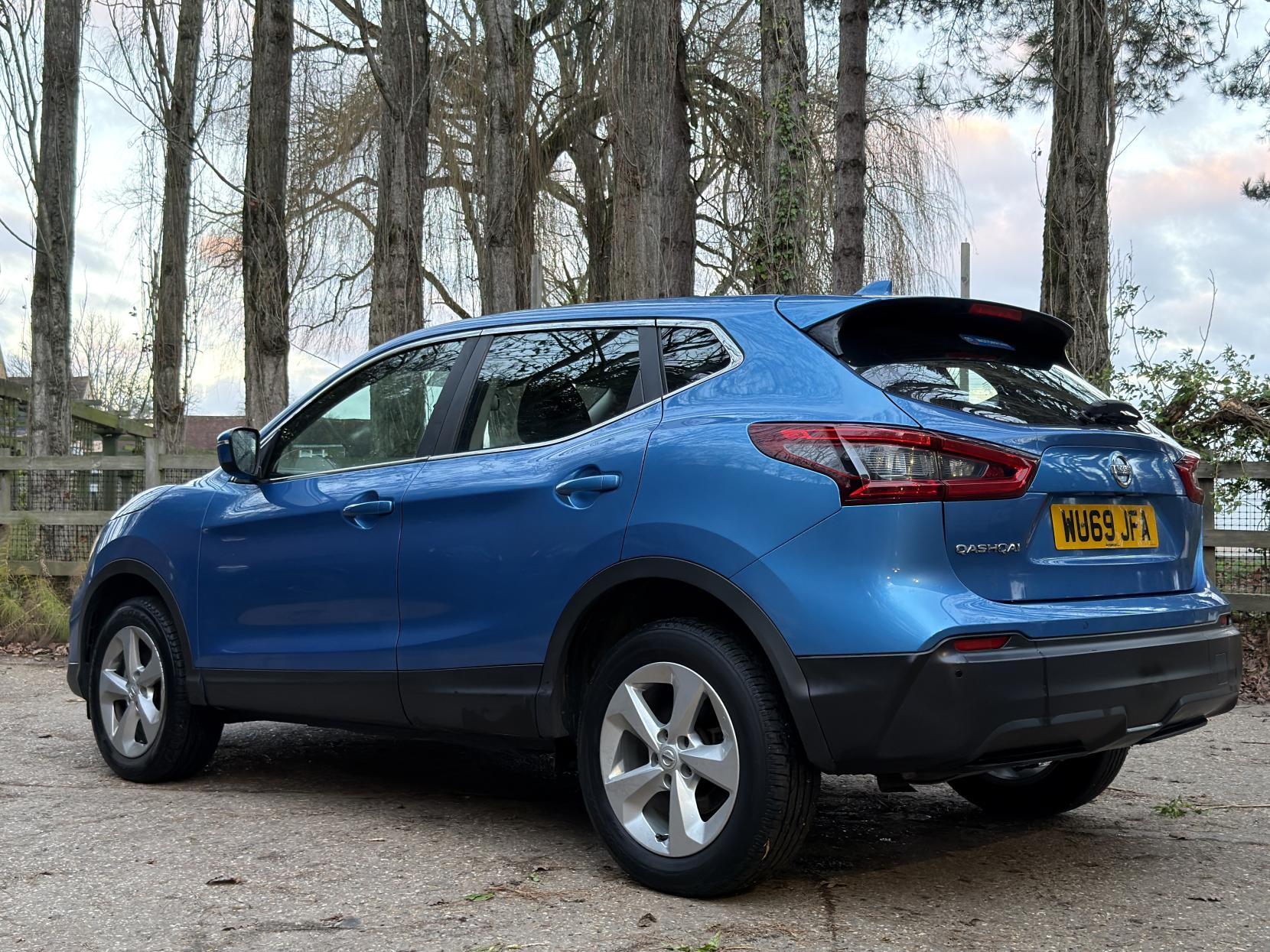 Nissan Qashqai 1.3 DIG-T Acenta Premium SUV 5dr Petrol Manual Euro 6 (s/s) (140 ps)
