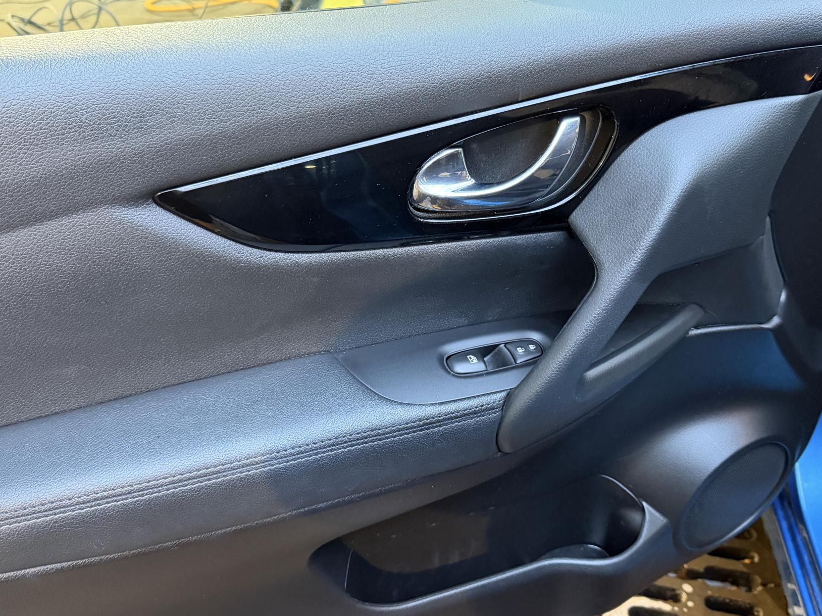 Nissan Qashqai 1.3 DIG-T Acenta Premium SUV 5dr Petrol Manual Euro 6 (s/s) (140 ps)