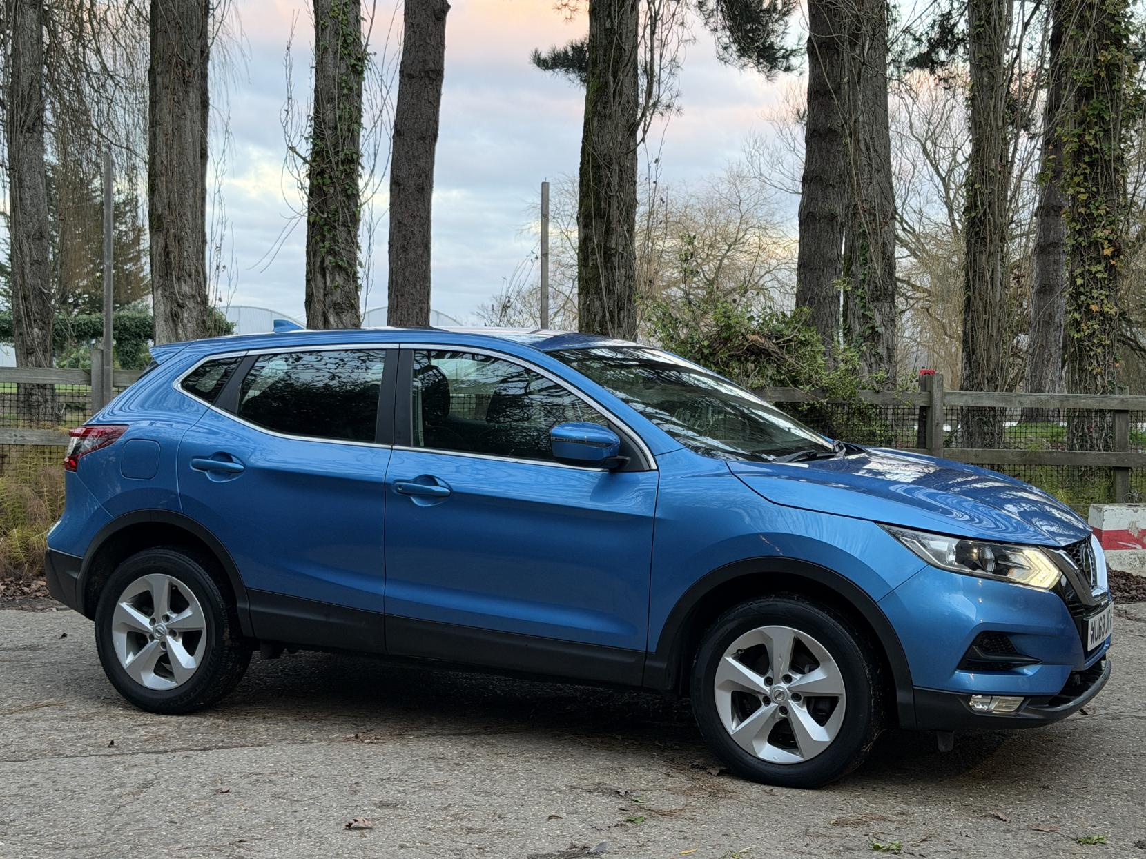 Nissan Qashqai 1.3 DIG-T Acenta Premium SUV 5dr Petrol Manual Euro 6 (s/s) (140 ps)