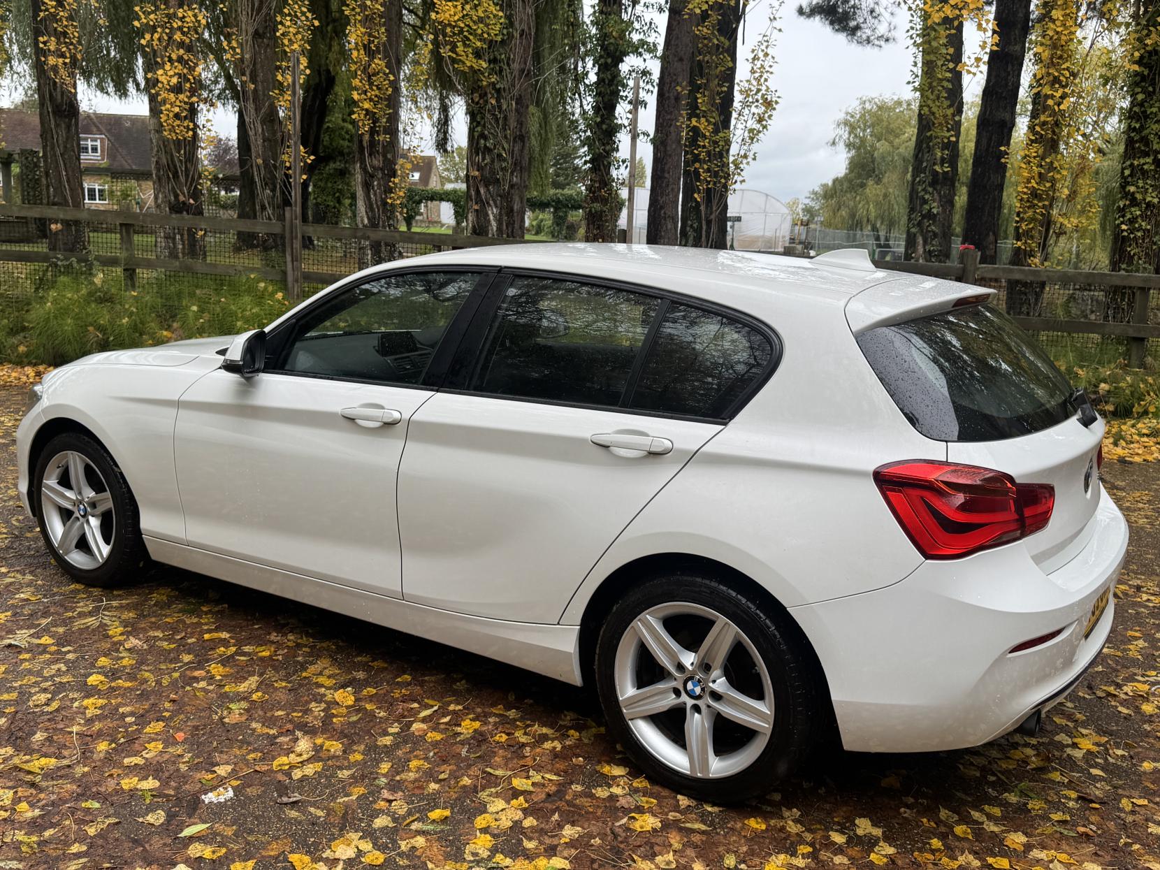 BMW 1 Series 1.5 118i Sport Hatchback 5dr Petrol Manual Euro 6 (s/s) (136 ps)