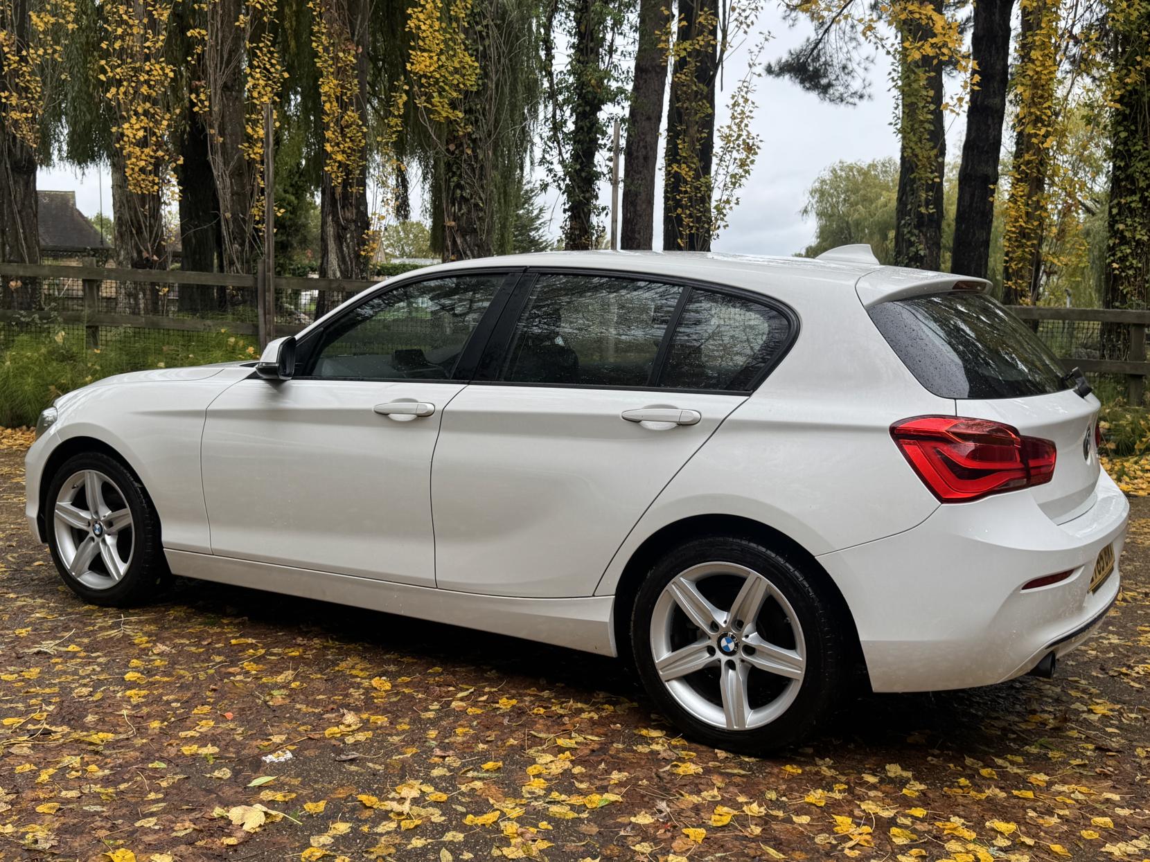 BMW 1 Series 1.5 118i Sport Hatchback 5dr Petrol Manual Euro 6 (s/s) (136 ps)