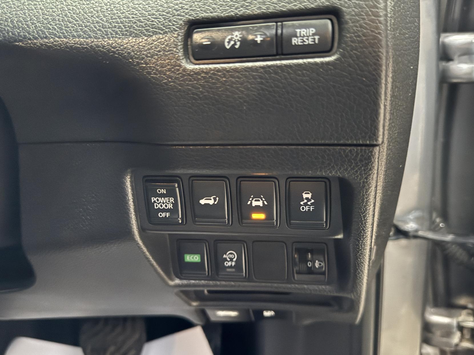 Nissan X-Trail 1.6 dCi N-Connecta SUV 5dr Diesel XTRON Euro 6 (s/s) (130 ps)