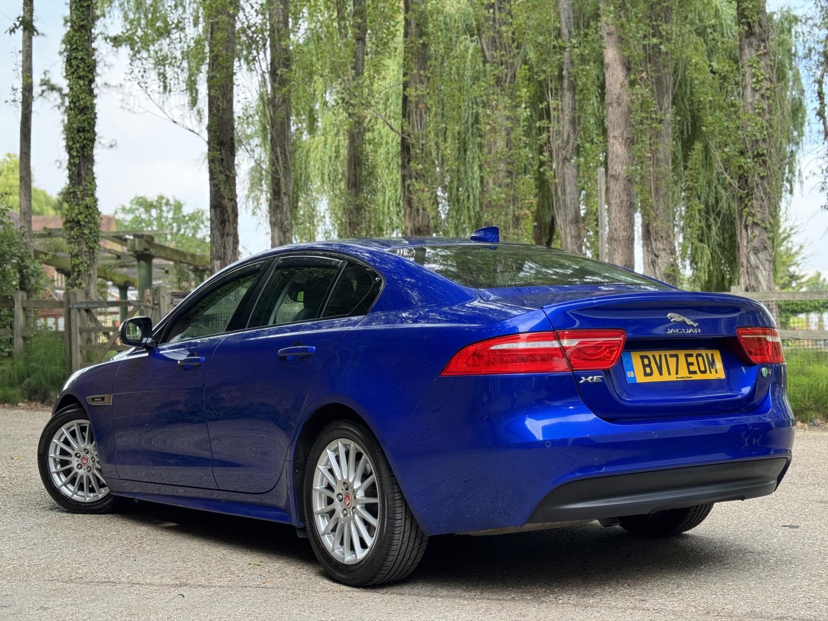 Jaguar XE 2.0d R-Sport Saloon 4dr Diesel Manual Euro 6 (s/s) (163 ps)