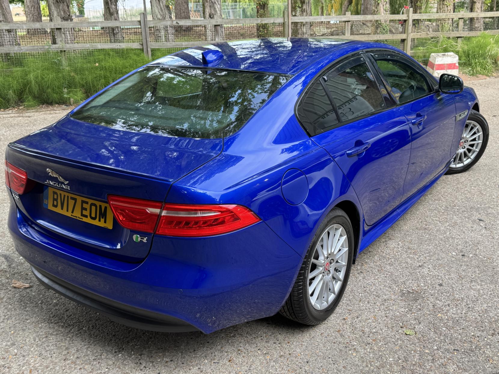 Jaguar XE 2.0d R-Sport Saloon 4dr Diesel Manual Euro 6 (s/s) (163 ps)