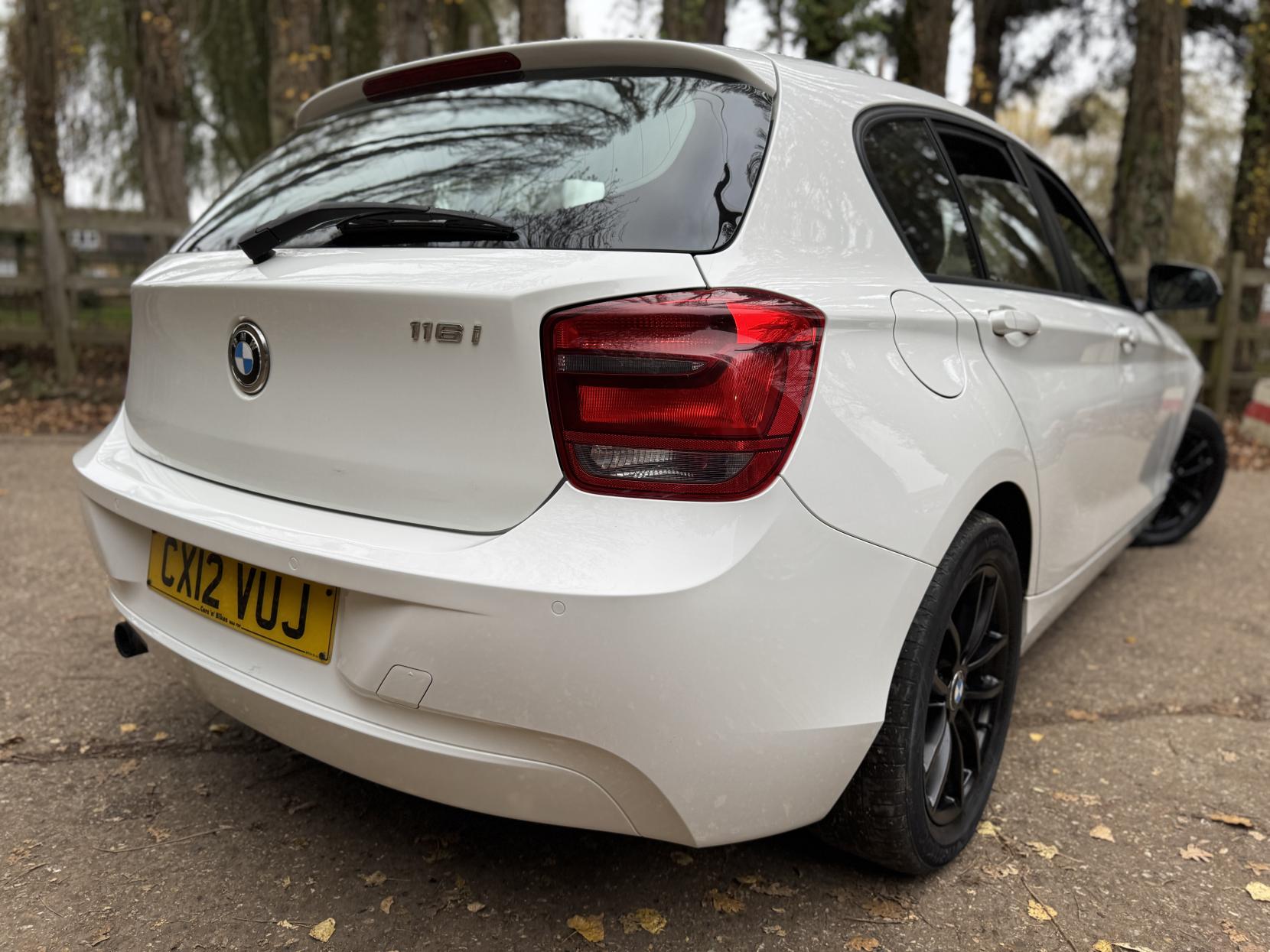 BMW 1 Series 1.6 116i SE Hatchback 5dr Petrol Manual Euro 5 (s/s) (136 ps)