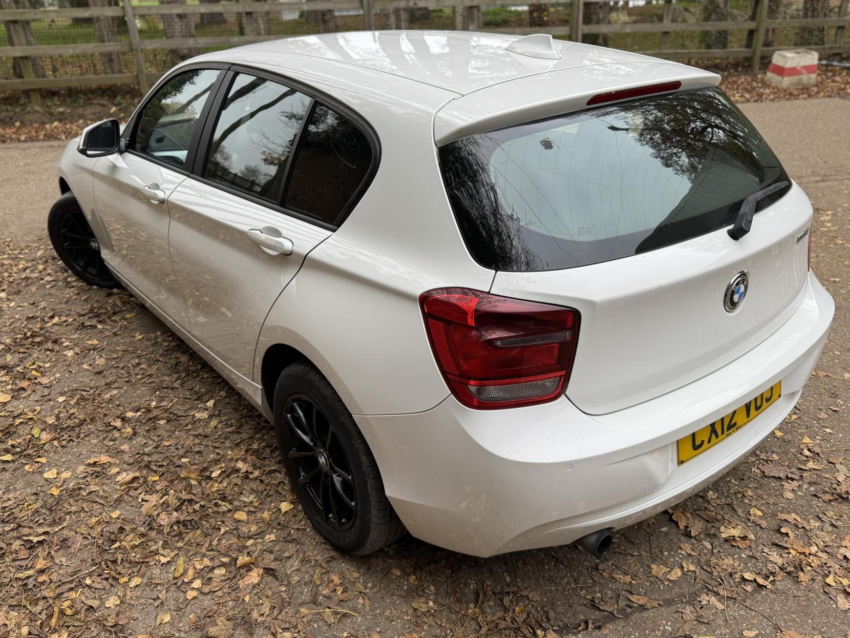 BMW 1 Series 1.6 116i SE Hatchback 5dr Petrol Manual Euro 5 (s/s) (136 ps)