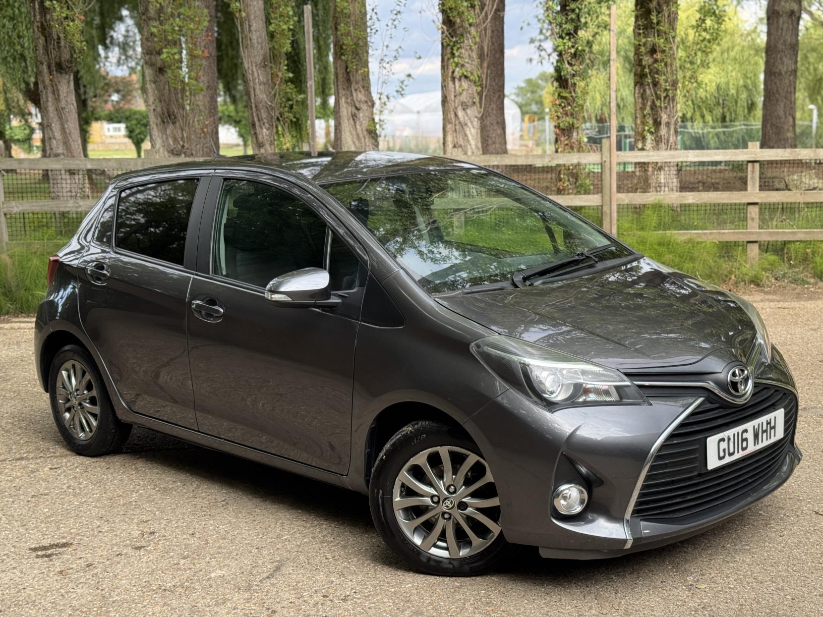 Toyota Yaris 1.33 Dual VVT-i Icon Hatchback 5dr Petrol Manual Euro 6 (99 ps)