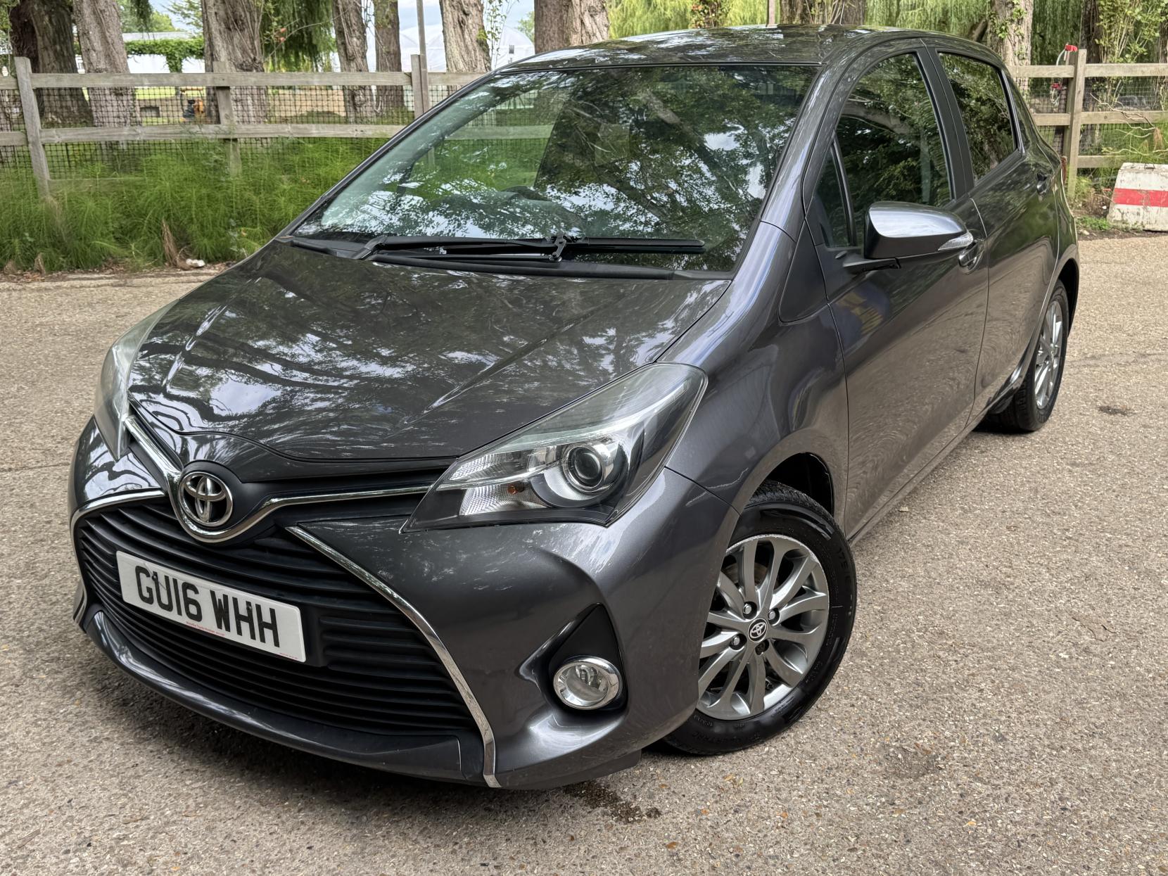 Toyota Yaris 1.33 Dual VVT-i Icon Hatchback 5dr Petrol Manual Euro 6 (99 ps)