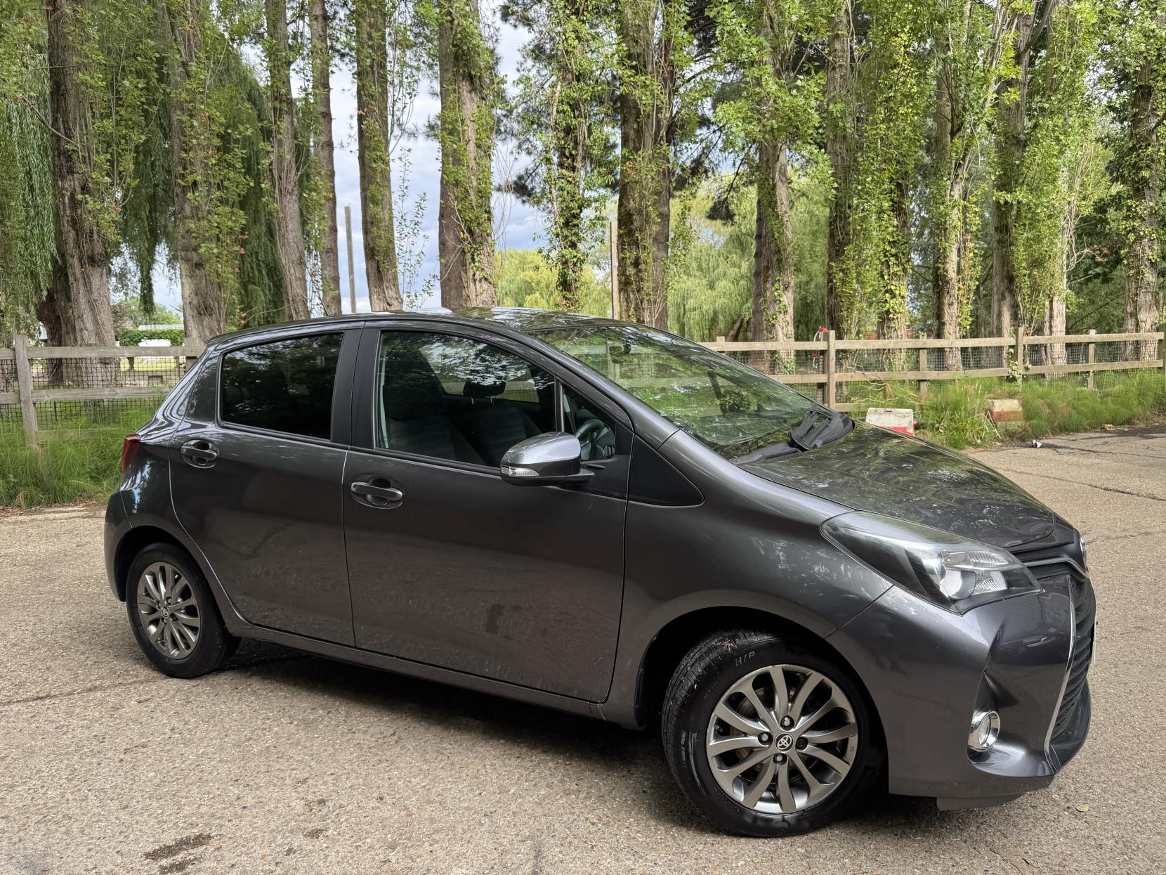 Toyota Yaris 1.33 Dual VVT-i Icon Hatchback 5dr Petrol Manual Euro 6 (99 ps)
