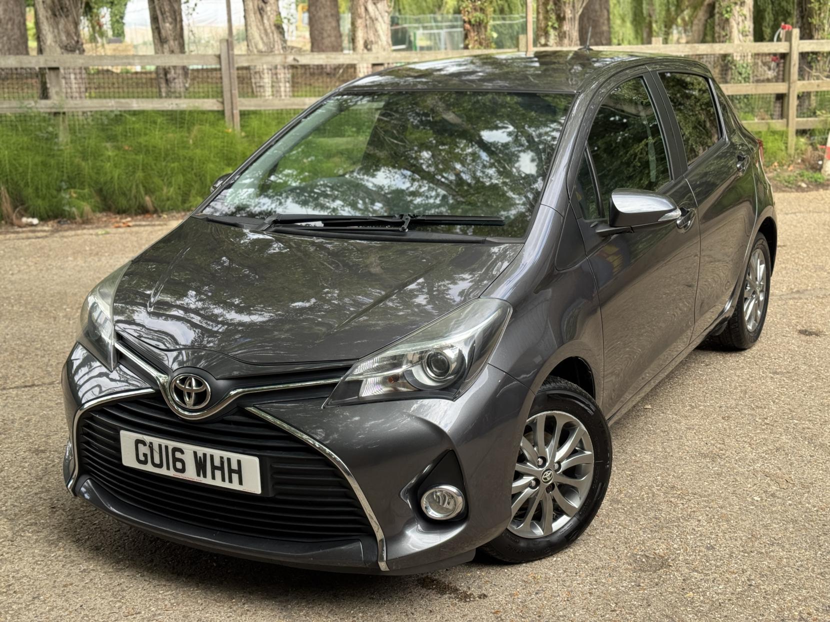 Toyota Yaris 1.33 Dual VVT-i Icon Hatchback 5dr Petrol Manual Euro 6 (99 ps)