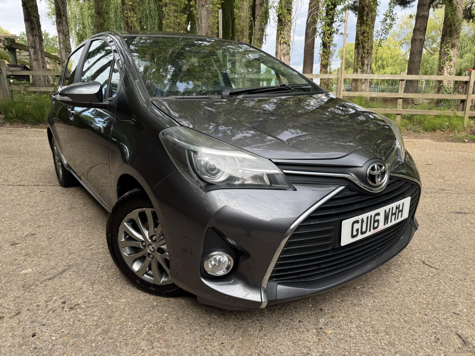 Toyota Yaris 1.33 Dual VVT-i Icon Hatchback 5dr Petrol Manual Euro 6 (99 ps)