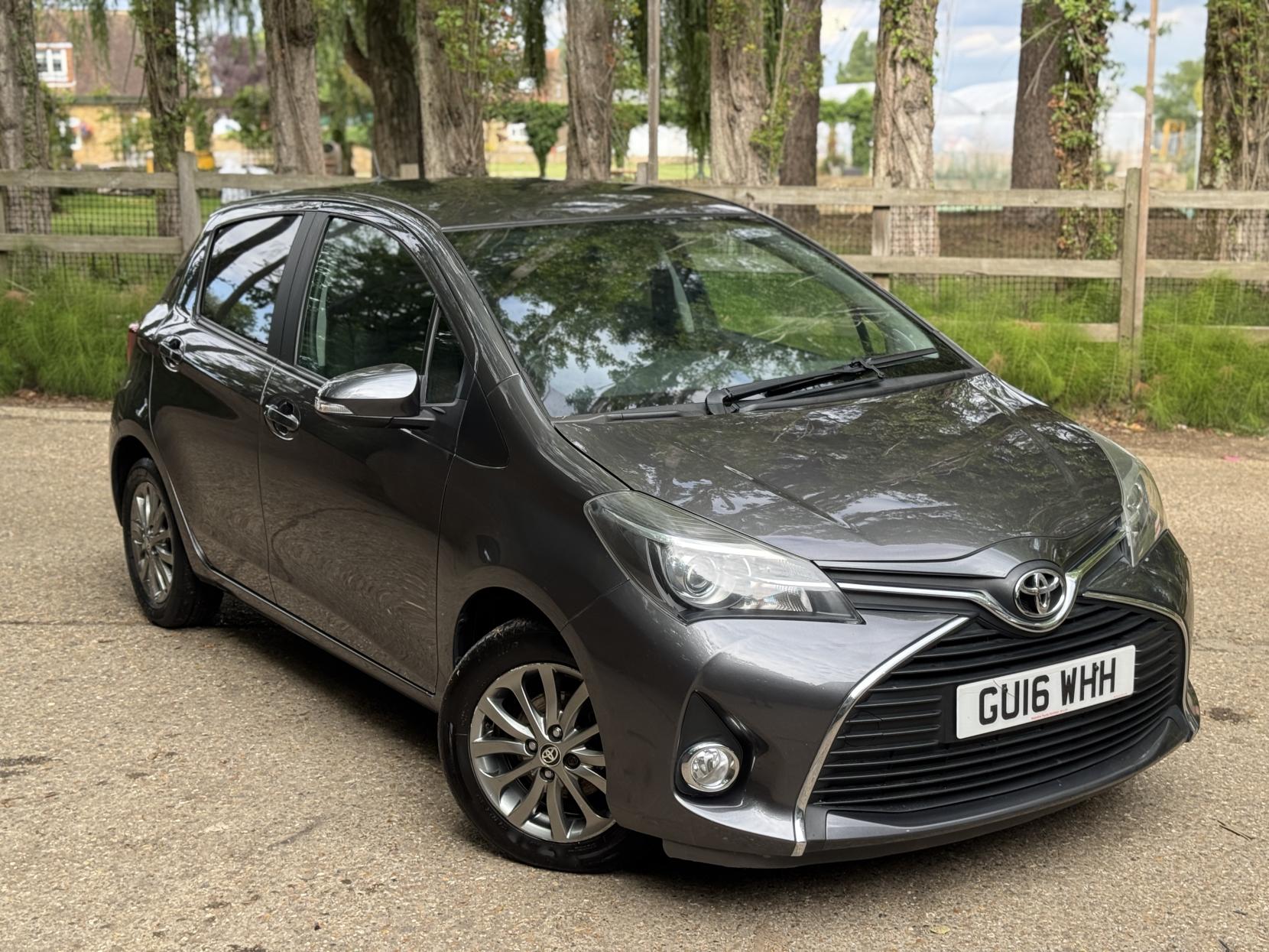 Toyota Yaris 1.33 Dual VVT-i Icon Hatchback 5dr Petrol Manual Euro 6 (99 ps)