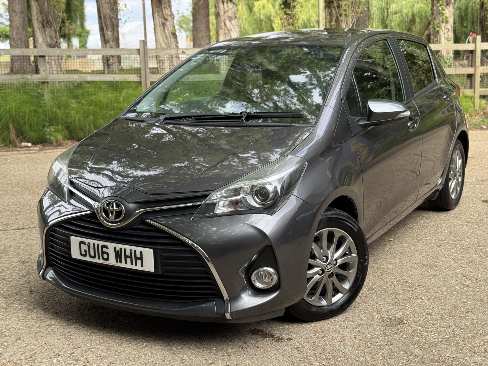 Toyota Yaris 1.33 Dual VVT-i Icon Hatchback 5dr Petrol Manual Euro 6 (99 ps)