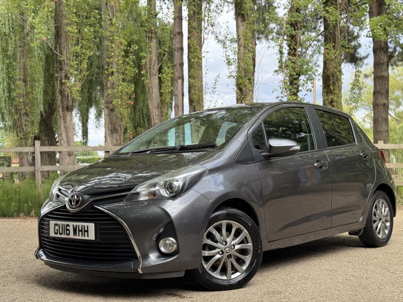 Toyota Yaris 1.33 Dual VVT-i Icon Hatchback 5dr Petrol Manual Euro 6 (99 ps)