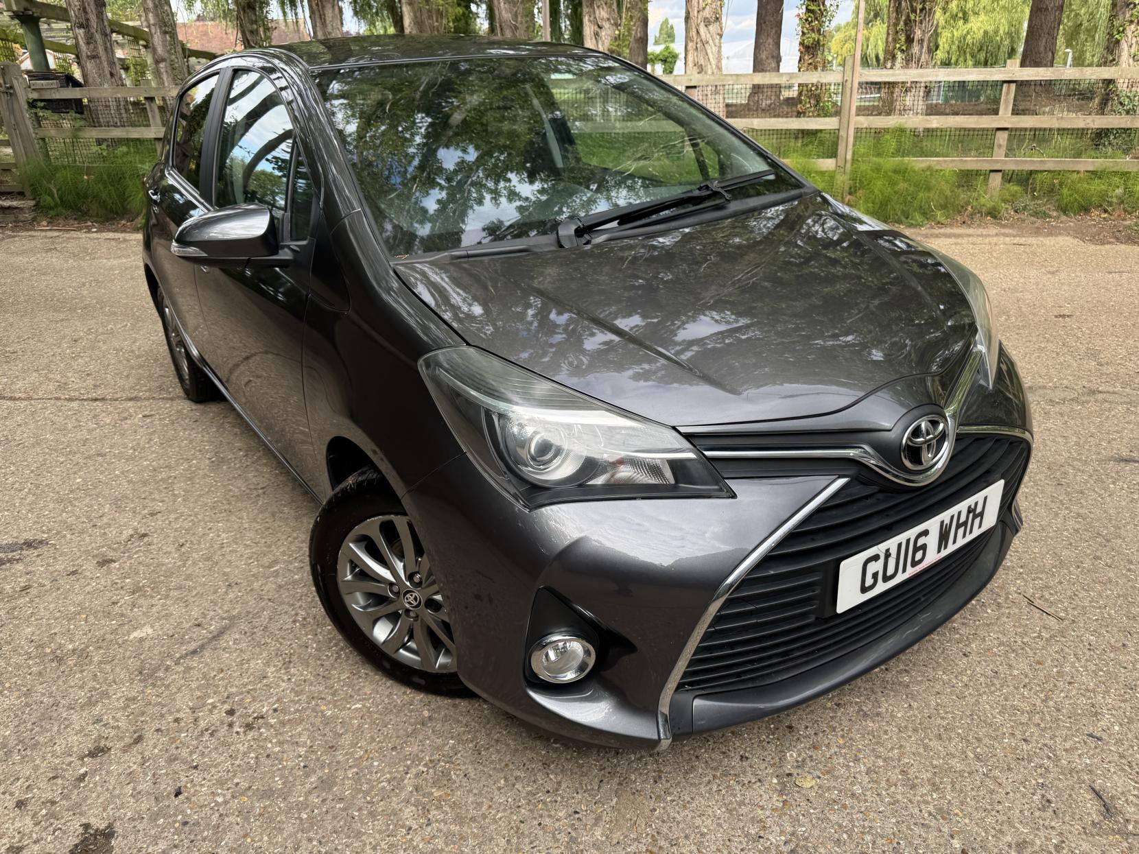 Toyota Yaris 1.33 Dual VVT-i Icon Hatchback 5dr Petrol Manual Euro 6 (99 ps)