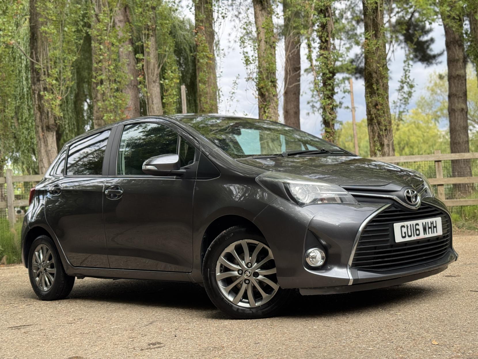 Toyota Yaris 1.33 Dual VVT-i Icon Hatchback 5dr Petrol Manual Euro 6 (99 ps)
