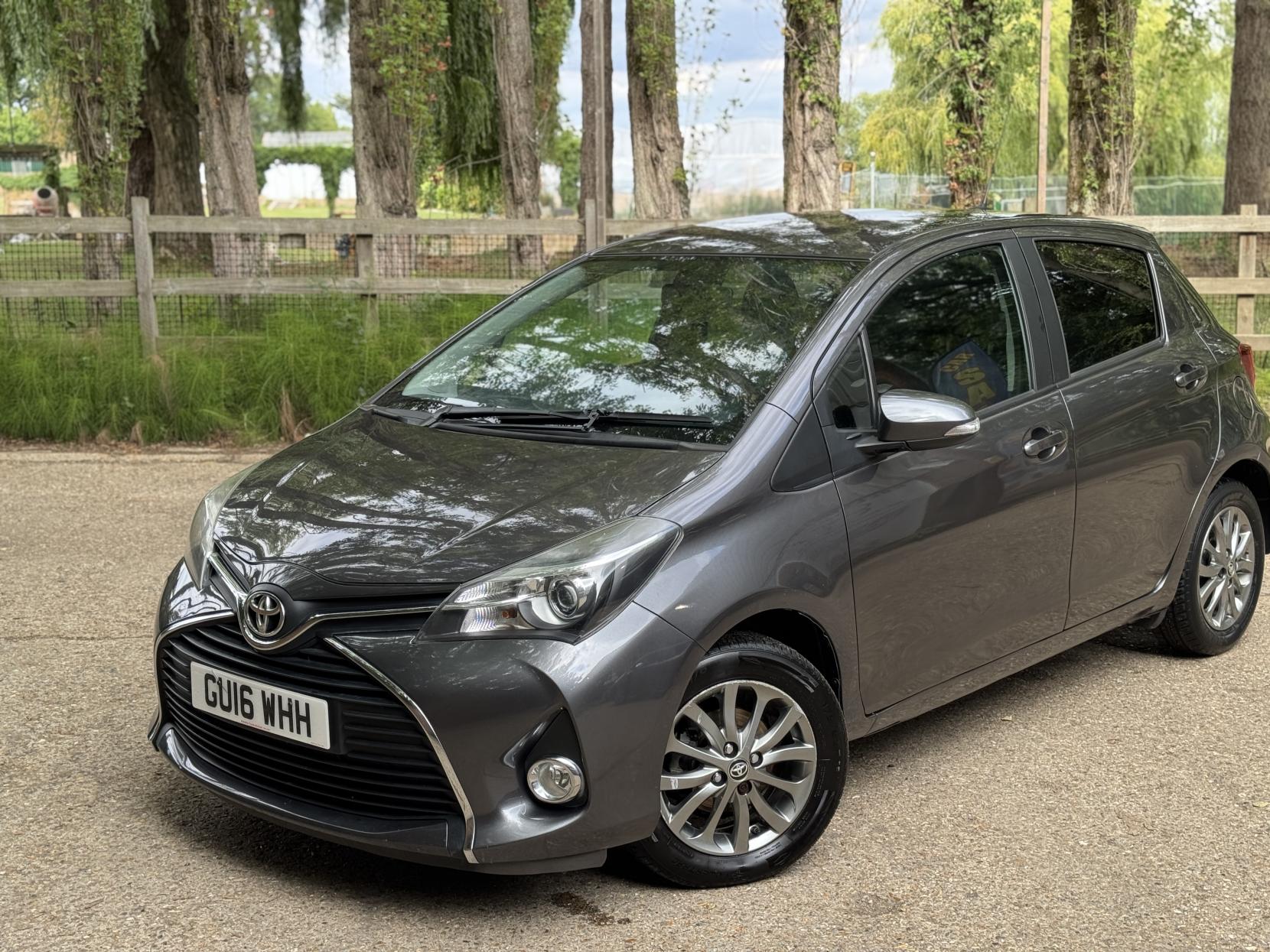 Toyota Yaris 1.33 Dual VVT-i Icon Hatchback 5dr Petrol Manual Euro 6 (99 ps)