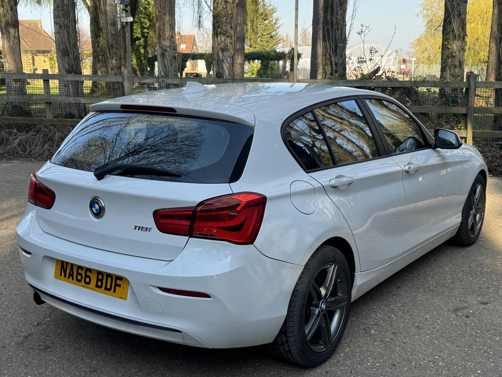 BMW 1 Series 1.5 118i Sport Hatchback 5dr Petrol Manual Euro 6 (s/s) (136 ps)
