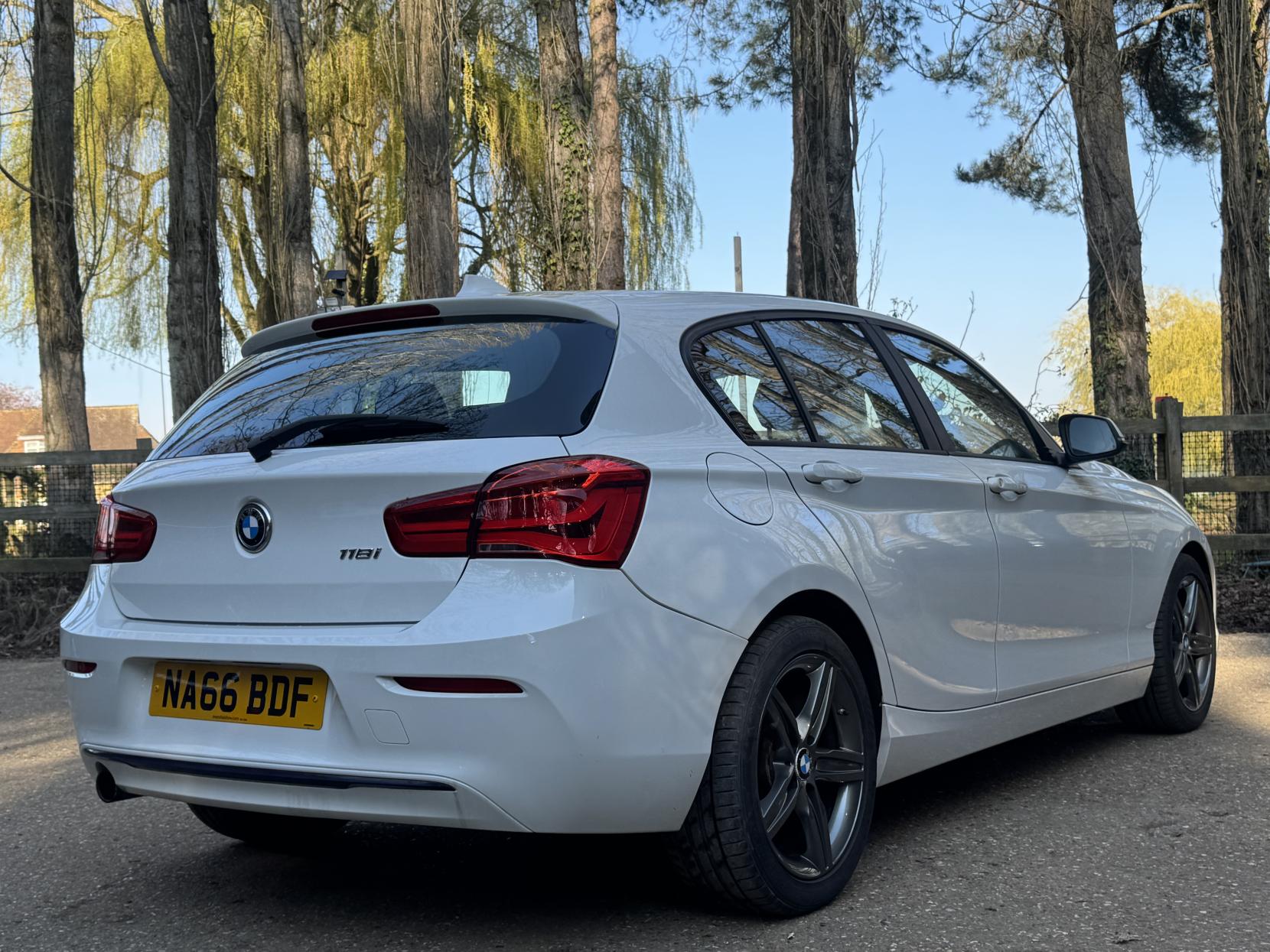 BMW 1 Series 1.5 118i Sport Hatchback 5dr Petrol Manual Euro 6 (s/s) (136 ps)