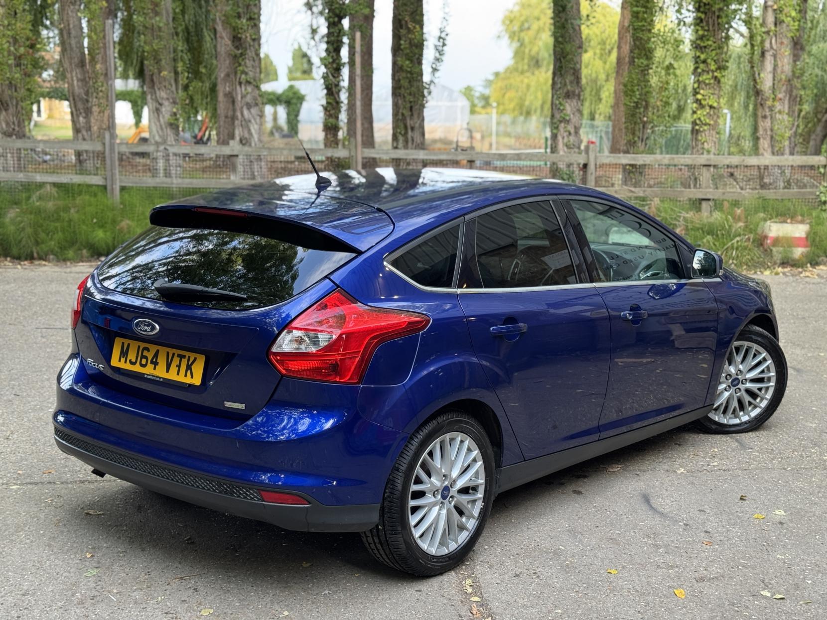 Ford Focus 1.0T EcoBoost Zetec Navigator Hatchback 5dr Petrol Manual Euro 5 (s/s) (100 ps)