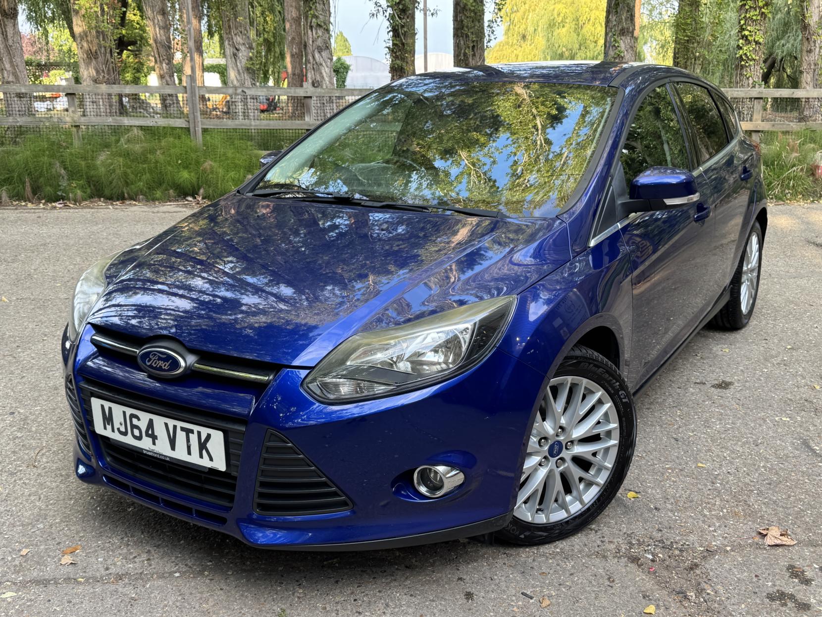 Ford Focus 1.0T EcoBoost Zetec Navigator Hatchback 5dr Petrol Manual Euro 5 (s/s) (100 ps)