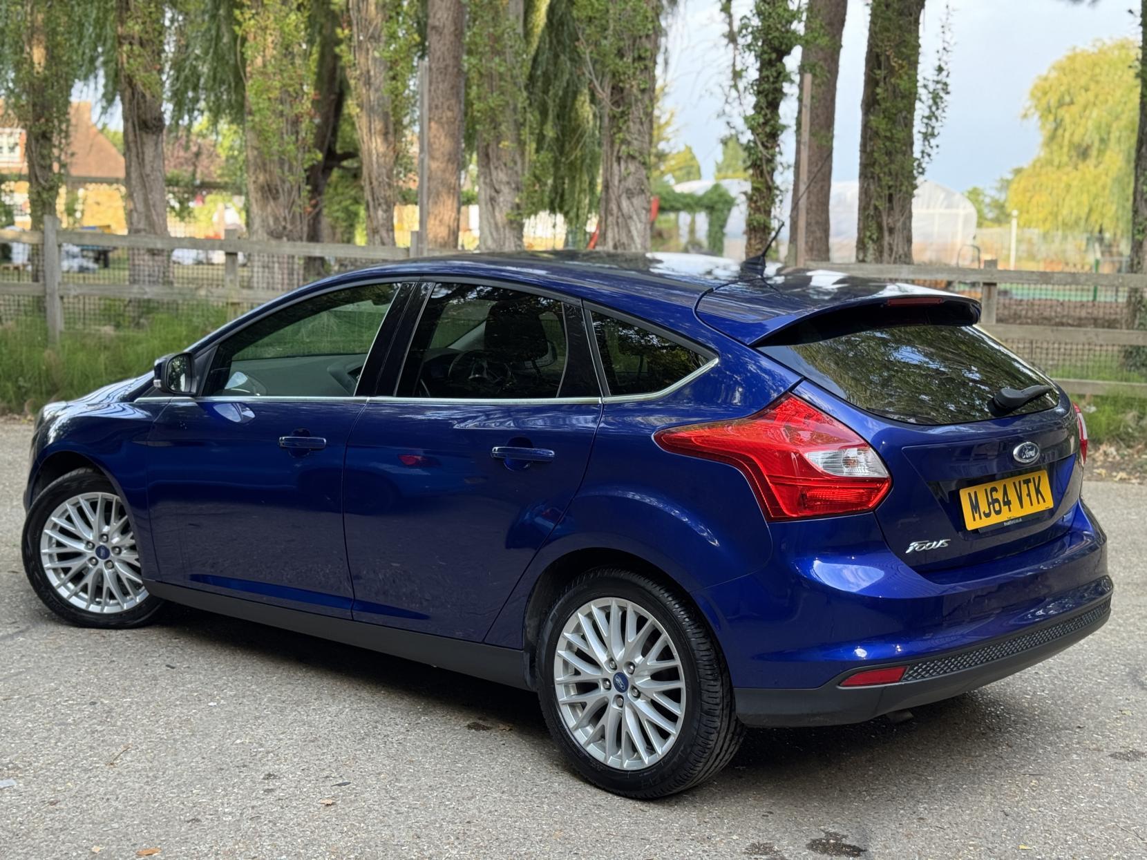 Ford Focus 1.0T EcoBoost Zetec Navigator Hatchback 5dr Petrol Manual Euro 5 (s/s) (100 ps)