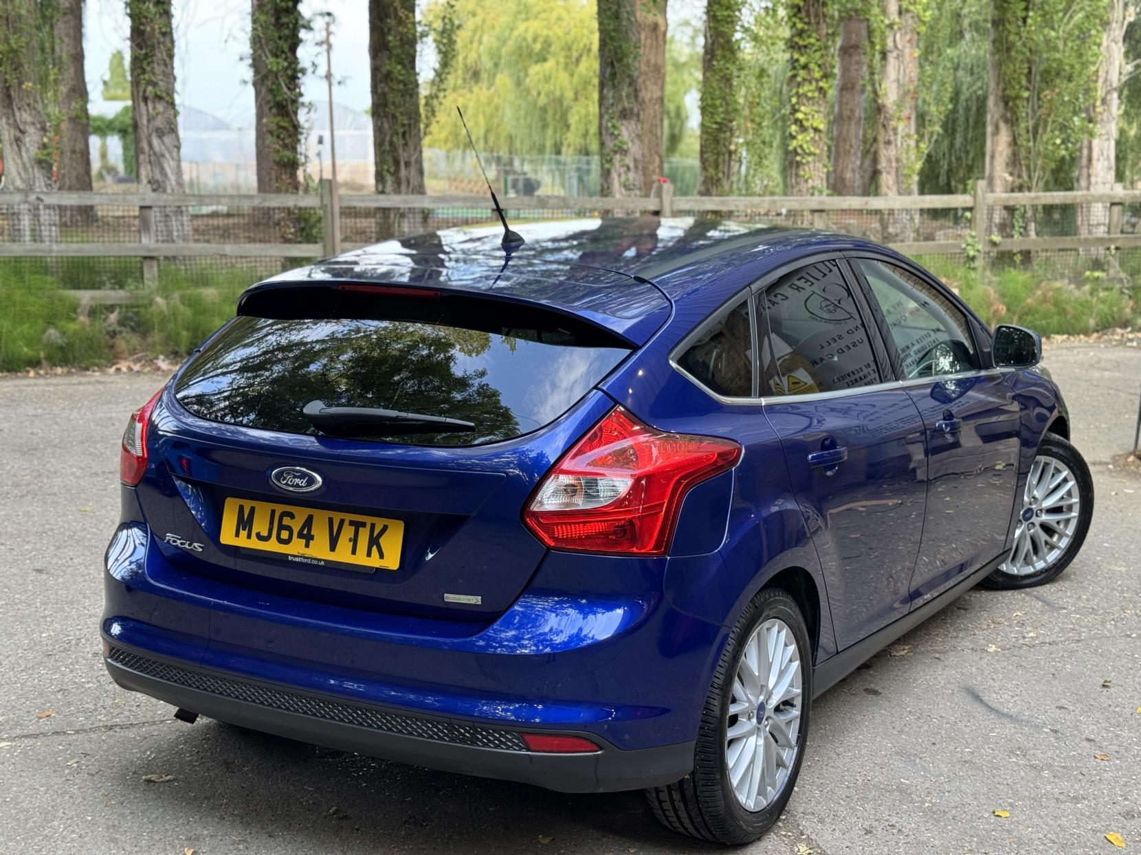 Ford Focus 1.0T EcoBoost Zetec Navigator Hatchback 5dr Petrol Manual Euro 5 (s/s) (100 ps)