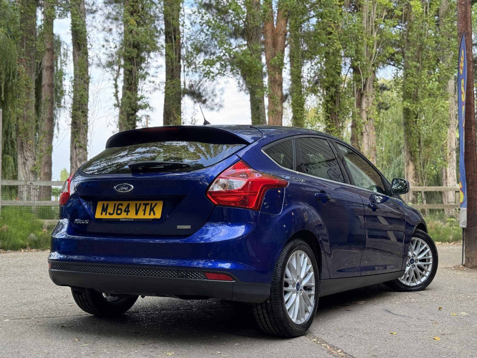 Ford Focus 1.0T EcoBoost Zetec Navigator Hatchback 5dr Petrol Manual Euro 5 (s/s) (100 ps)
