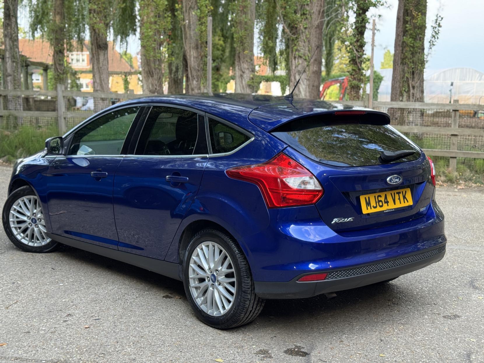 Ford Focus 1.0T EcoBoost Zetec Navigator Hatchback 5dr Petrol Manual Euro 5 (s/s) (100 ps)