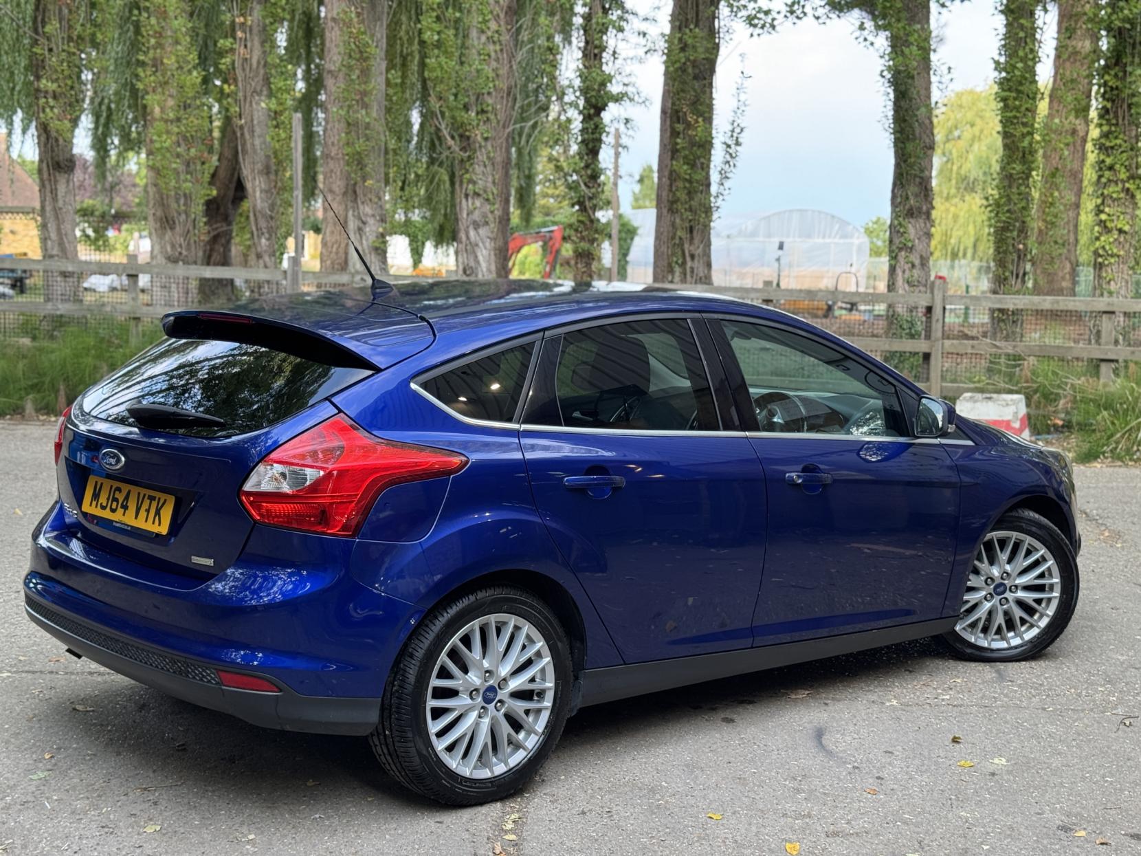 Ford Focus 1.0T EcoBoost Zetec Navigator Hatchback 5dr Petrol Manual Euro 5 (s/s) (100 ps)