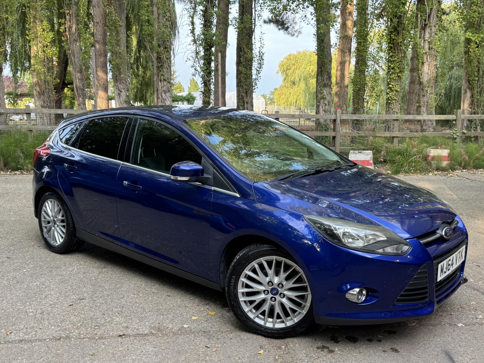 Ford Focus 1.0T EcoBoost Zetec Navigator Hatchback 5dr Petrol Manual Euro 5 (s/s) (100 ps)