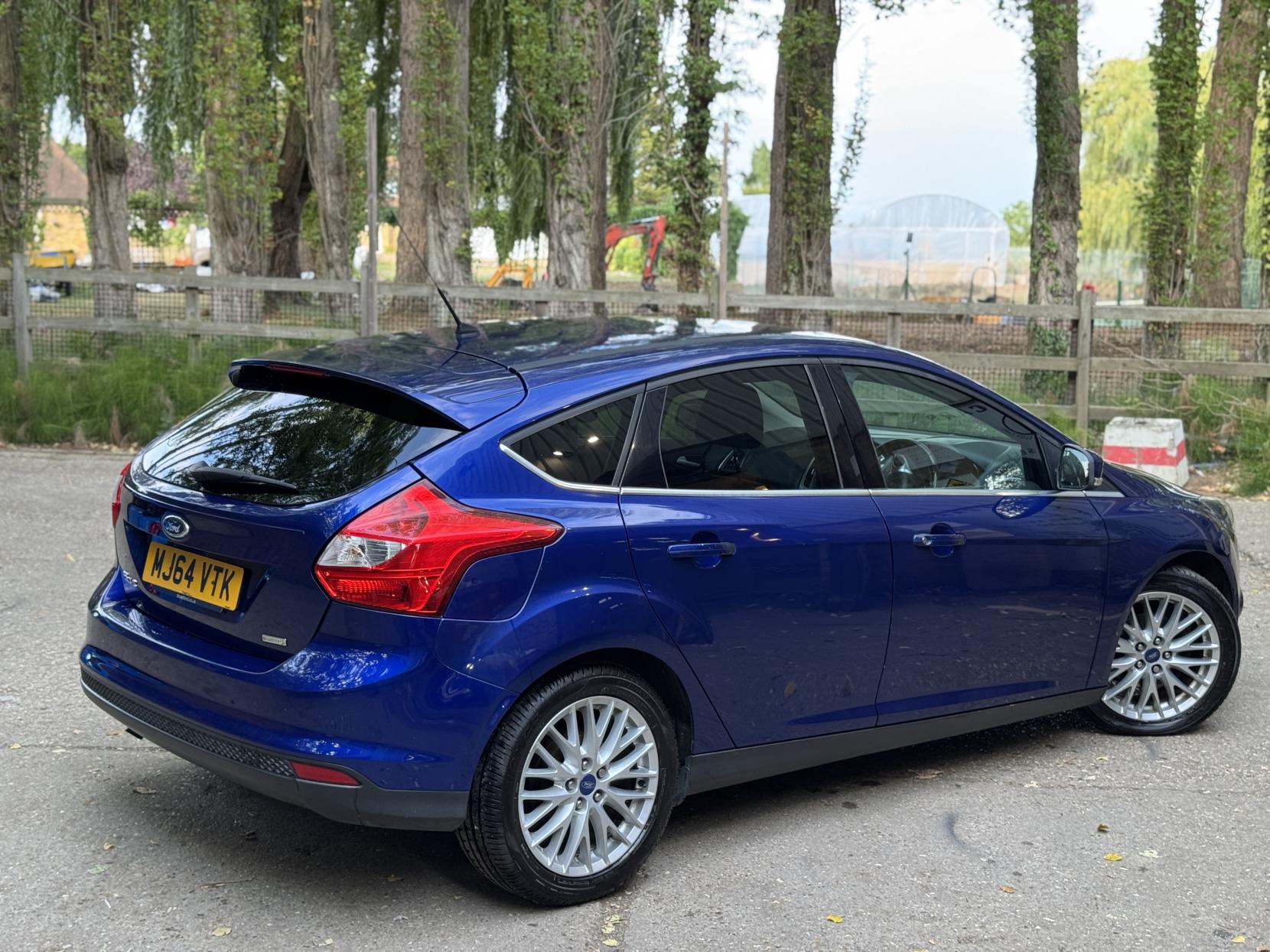 Ford Focus 1.0T EcoBoost Zetec Navigator Hatchback 5dr Petrol Manual Euro 5 (s/s) (100 ps)