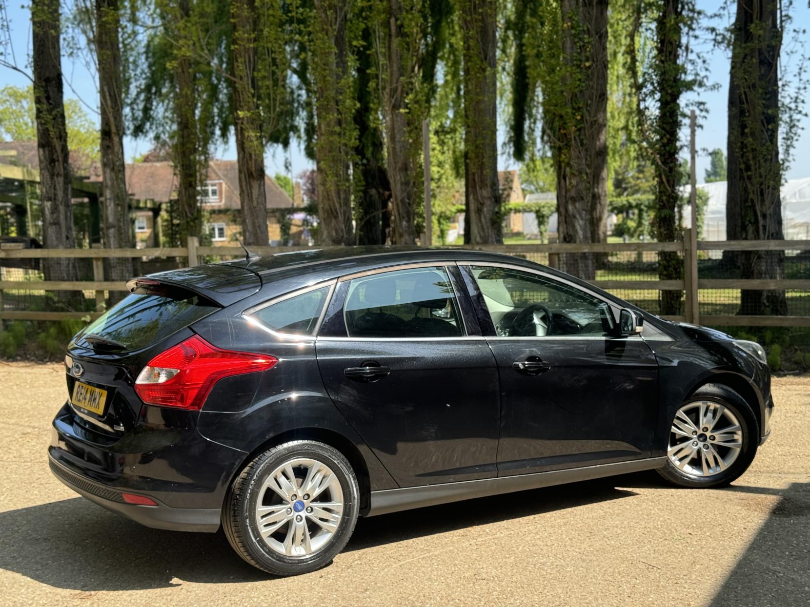 Ford Focus 1.0T EcoBoost Titanium Navigator Hatchback 5dr Petrol Manual Euro 5 (s/s) (125 ps)