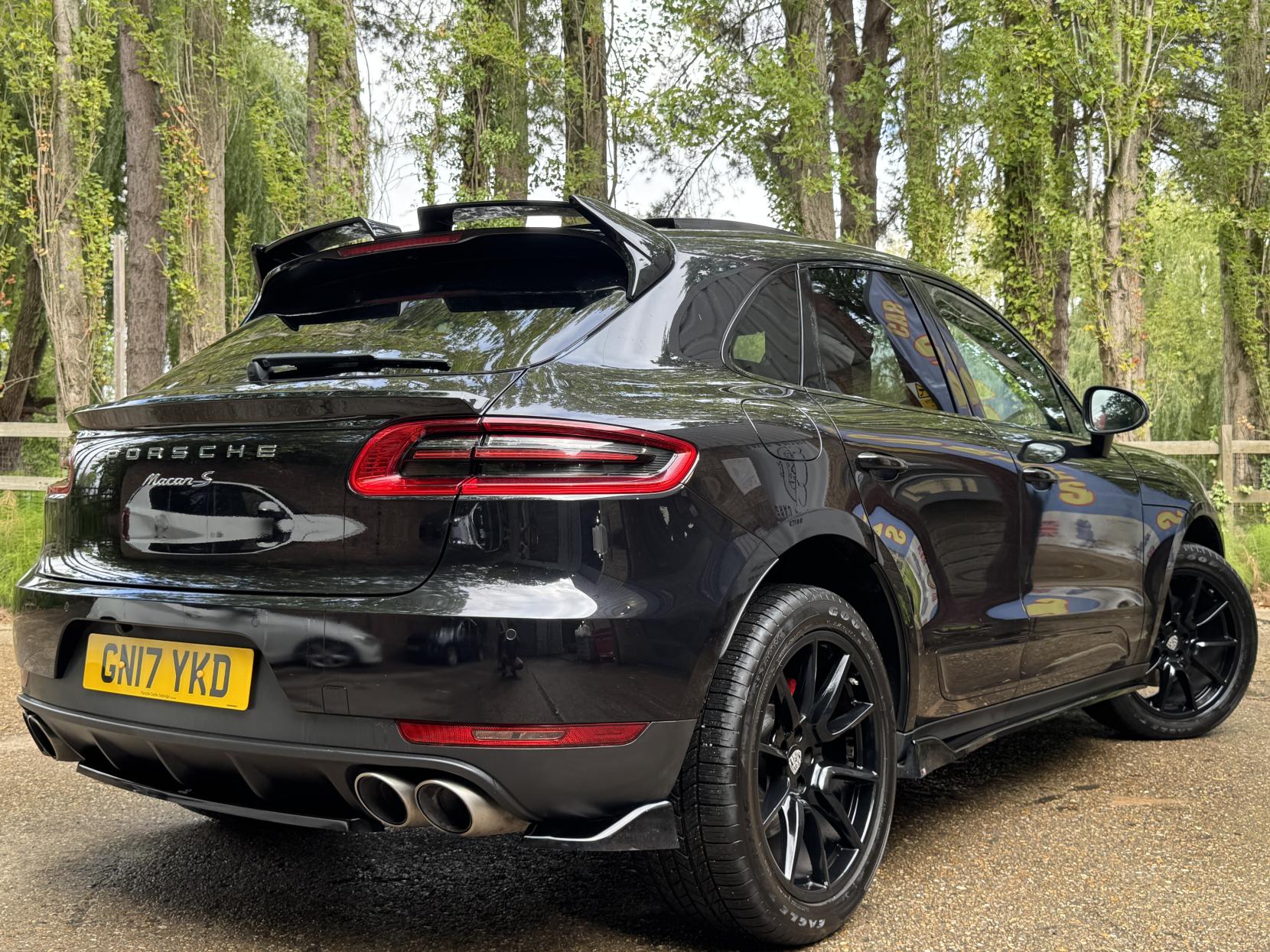 Porsche Macan 3.0 TD V6 S SUV 5dr Diesel PDK 4WD Euro 6 (s/s) (258 ps)