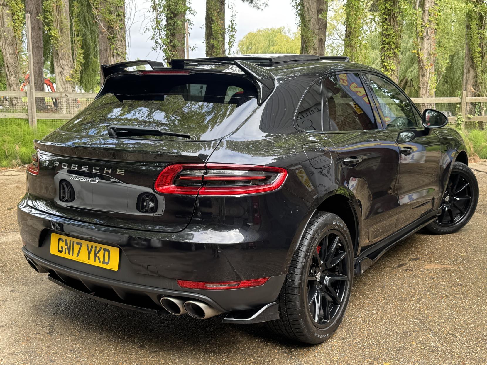 Porsche Macan 3.0 TD V6 S SUV 5dr Diesel PDK 4WD Euro 6 (s/s) (258 ps)