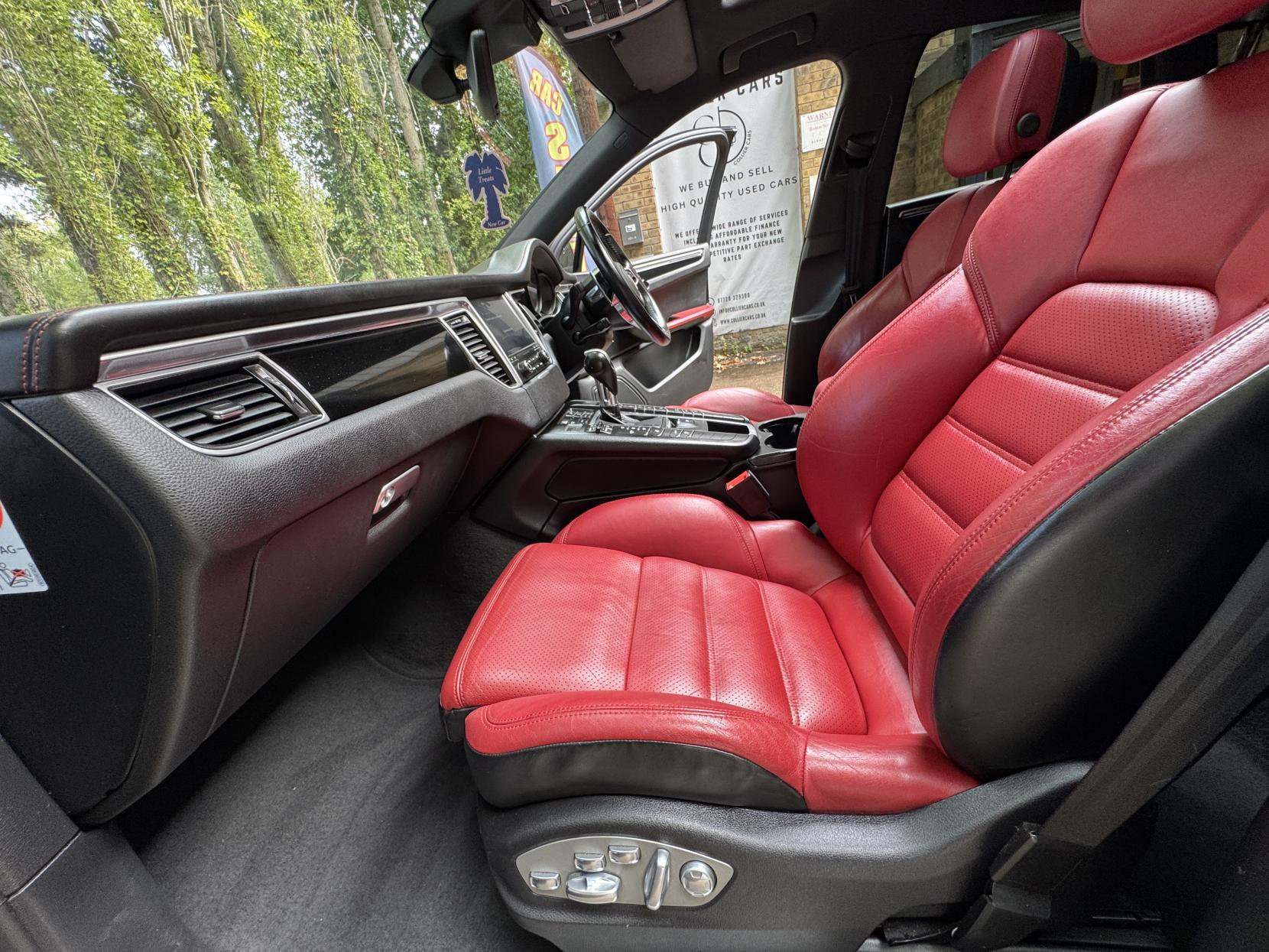 Porsche Macan 3.0 TD V6 S SUV 5dr Diesel PDK 4WD Euro 6 (s/s) (258 ps)